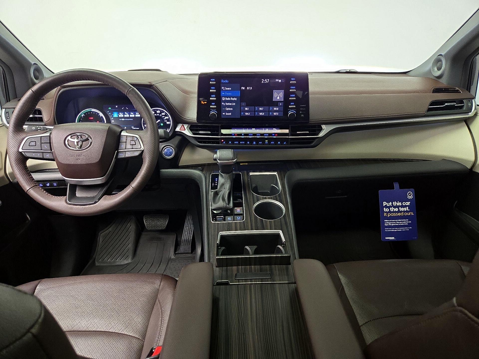 Thumbnail: 2023 Toyota Sienna - 9