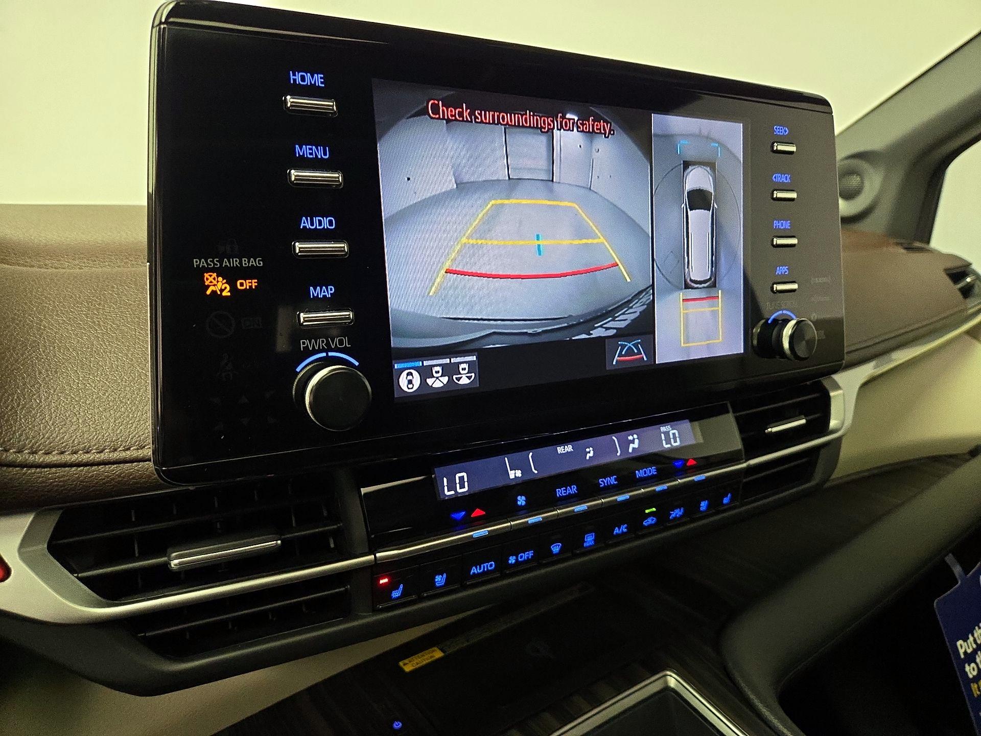 Thumbnail: 2023 Toyota Sienna - 15
