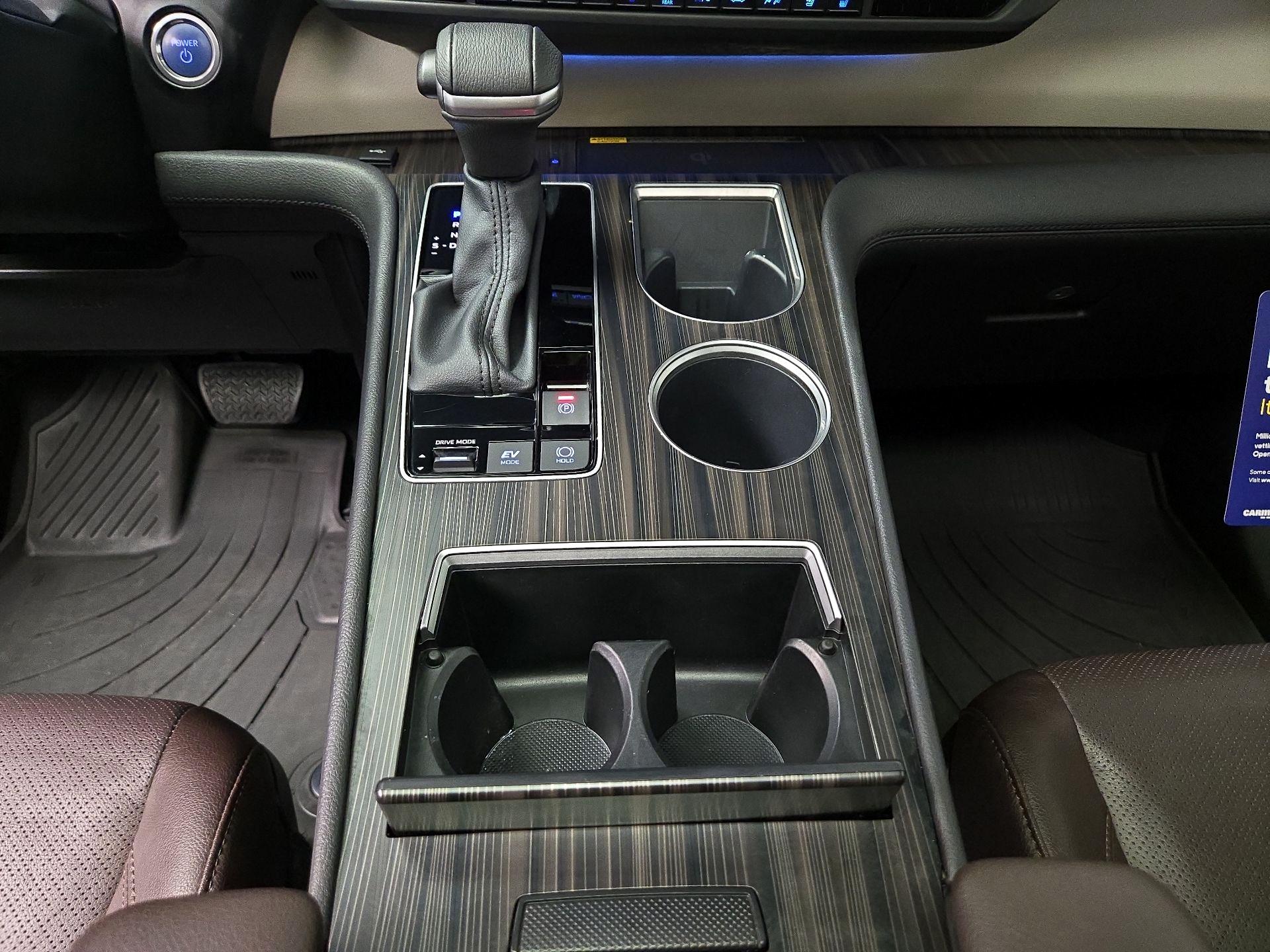 Thumbnail: 2023 Toyota Sienna - 18