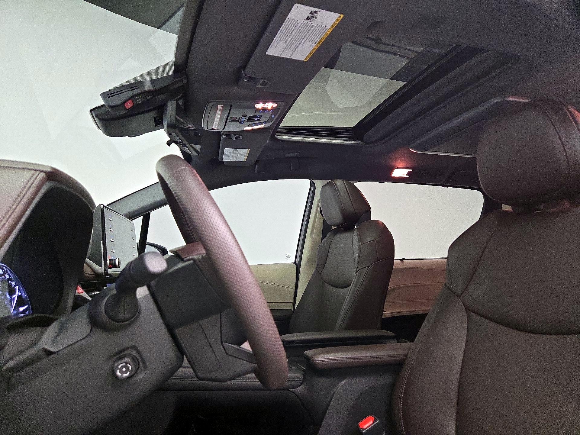 Thumbnail: 2023 Toyota Sienna - 20