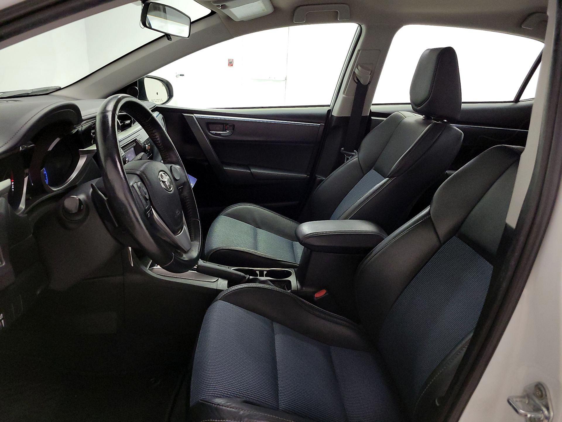 Thumbnail: 2015 Toyota Corolla - 11
