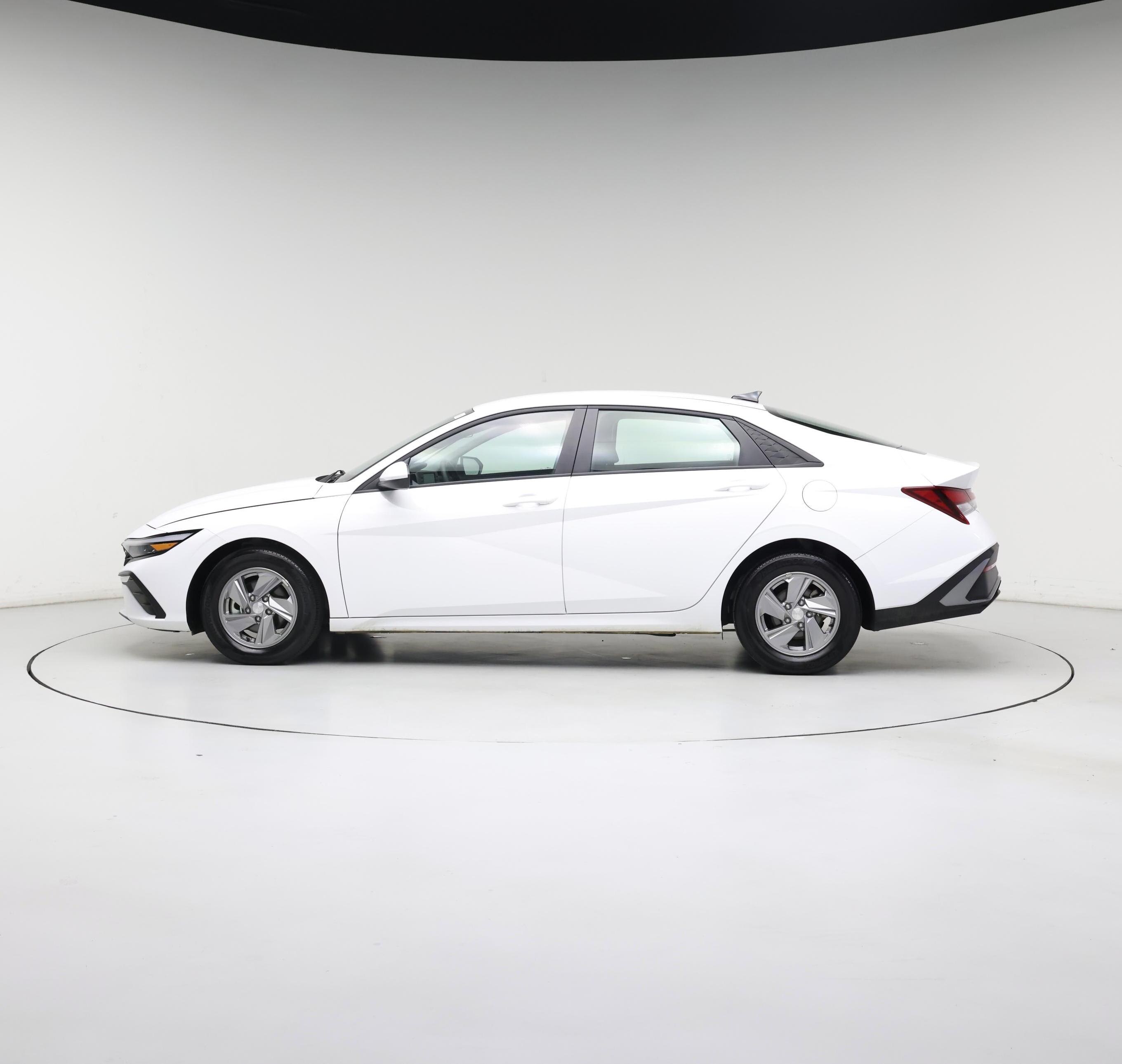 Thumbnail: 2024 Hyundai Elantra - 3
