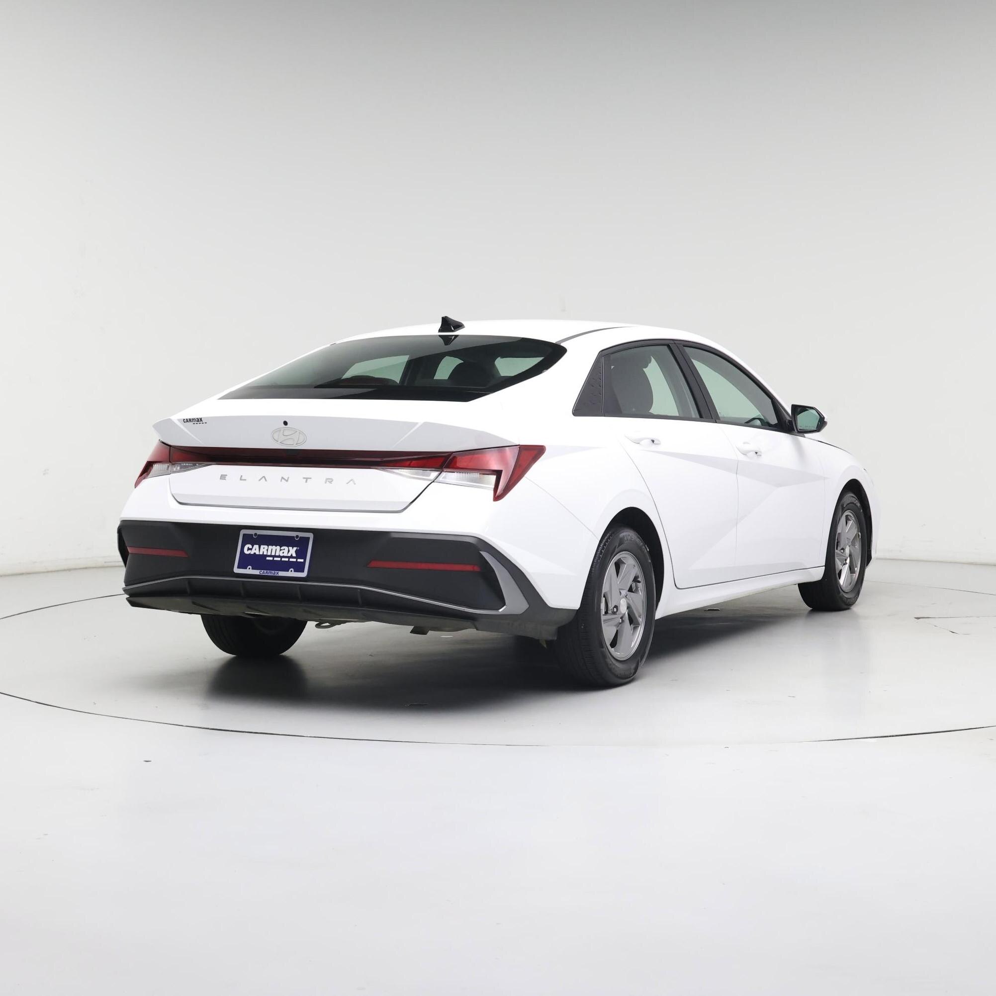 Thumbnail: 2024 Hyundai Elantra - 8