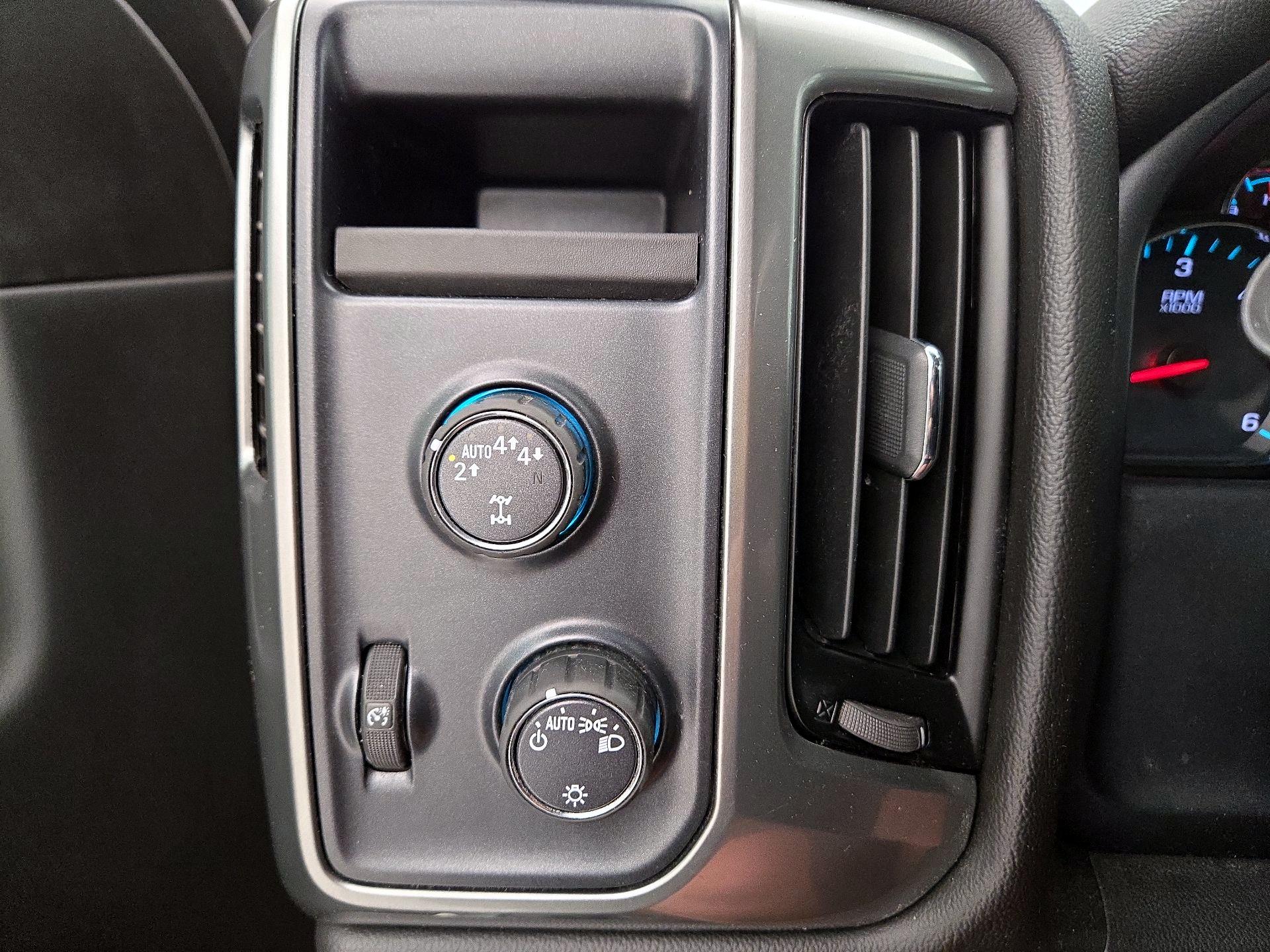 Thumbnail: 2019 Chevrolet Silverado 1500 - 13
