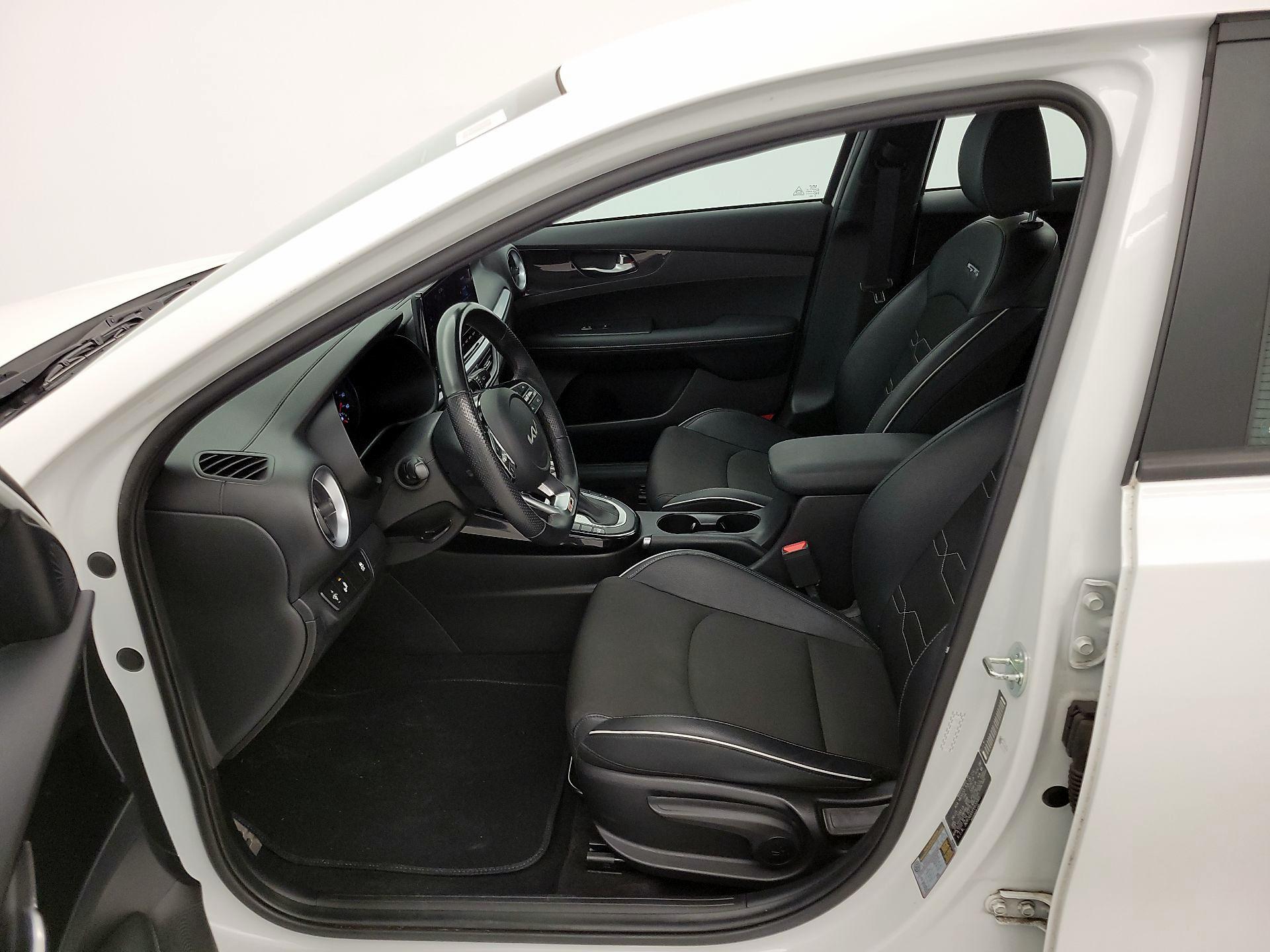 Thumbnail: 2023 Kia Forte - 11
