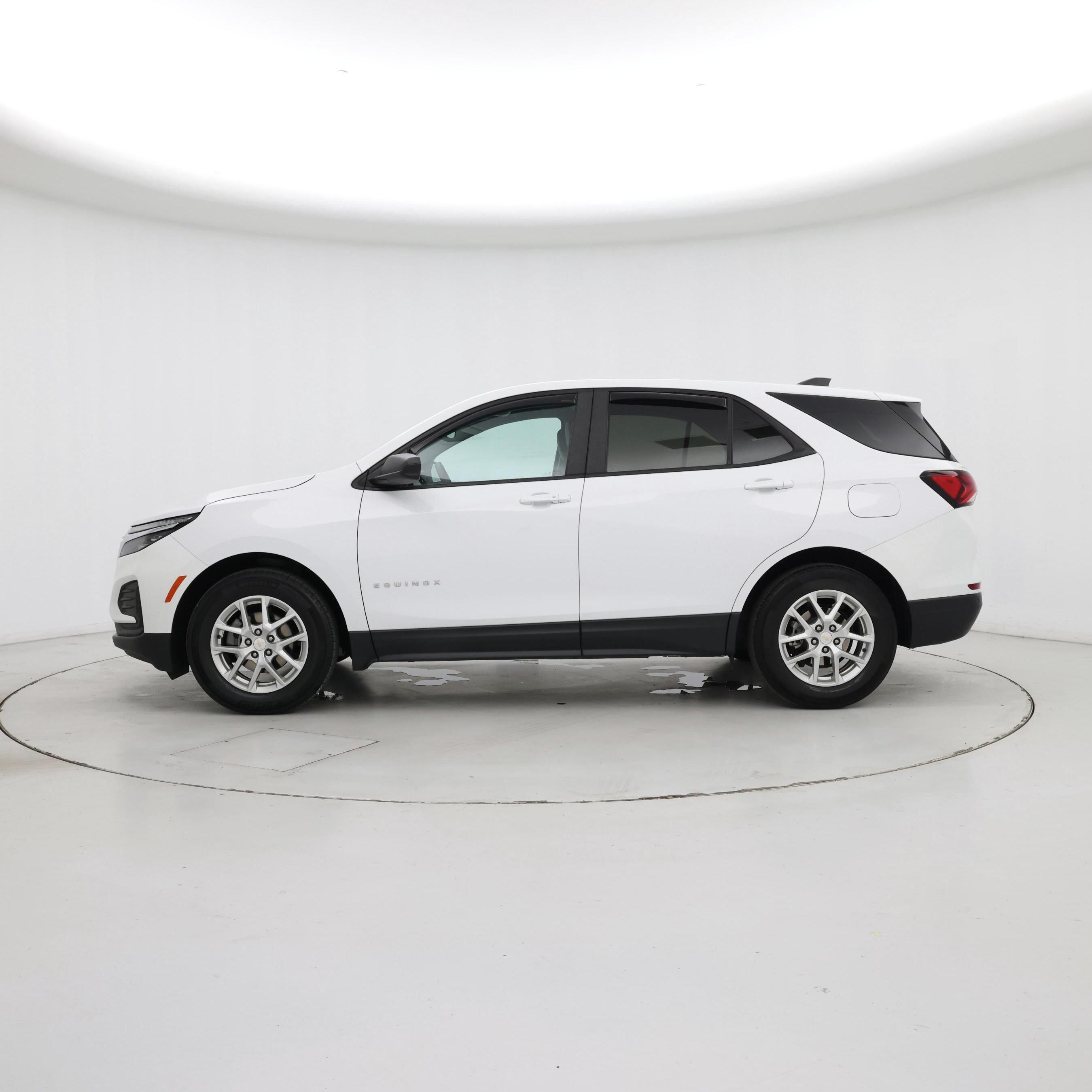 Thumbnail: 2023 Chevrolet Equinox - 3