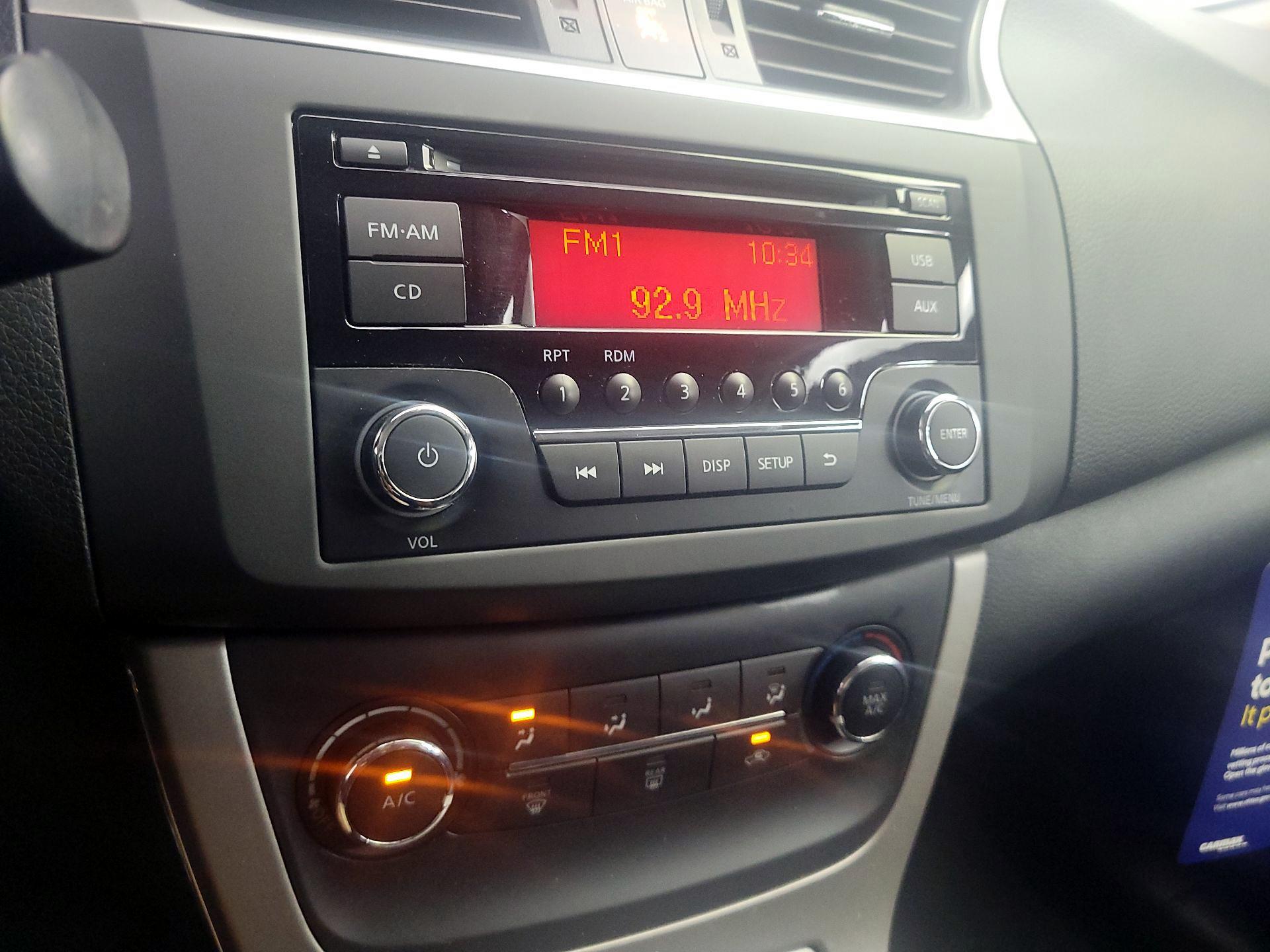 Thumbnail: 2015 Nissan Sentra - 14