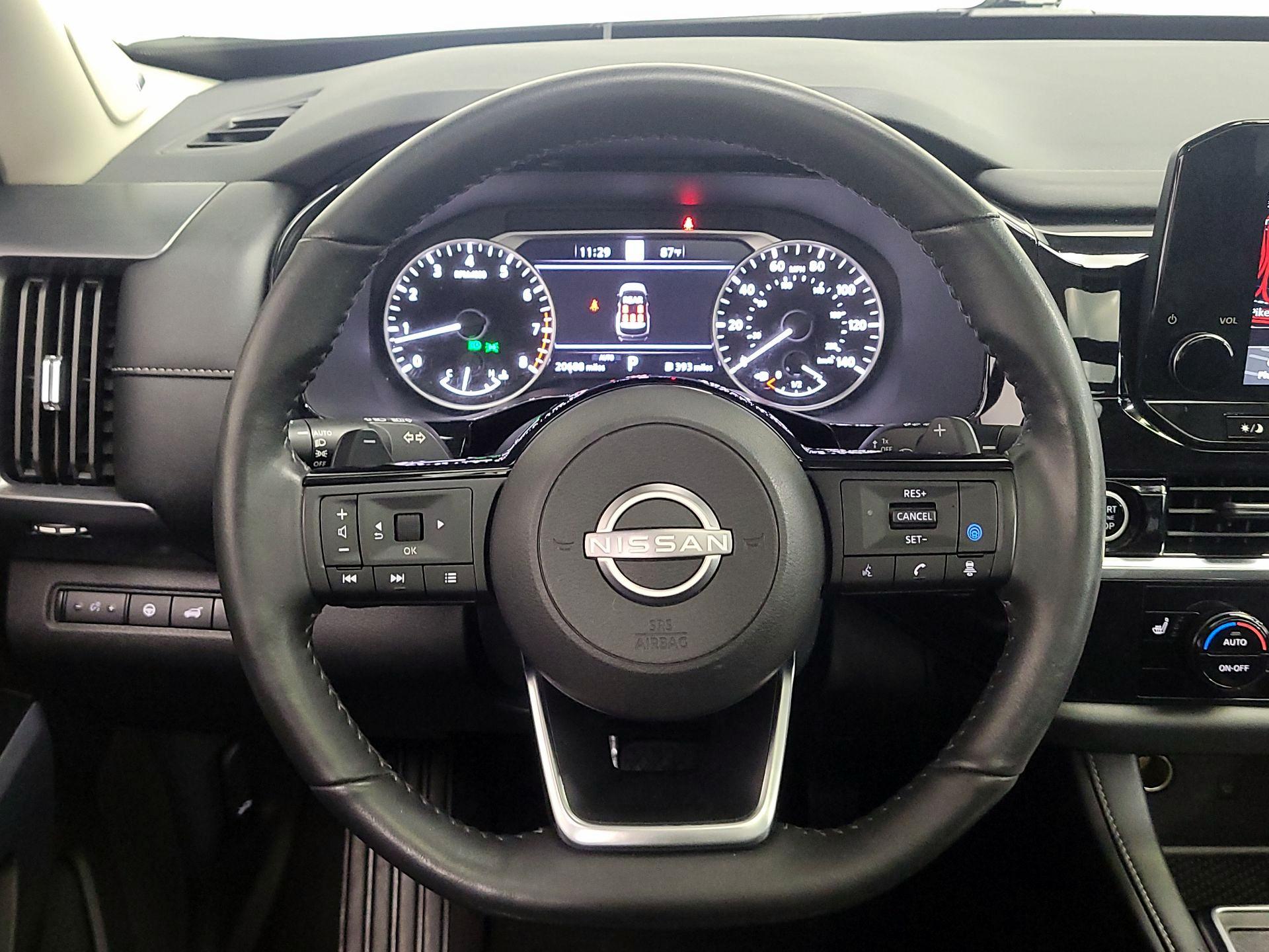Thumbnail: 2023 Nissan Pathfinder - 10
