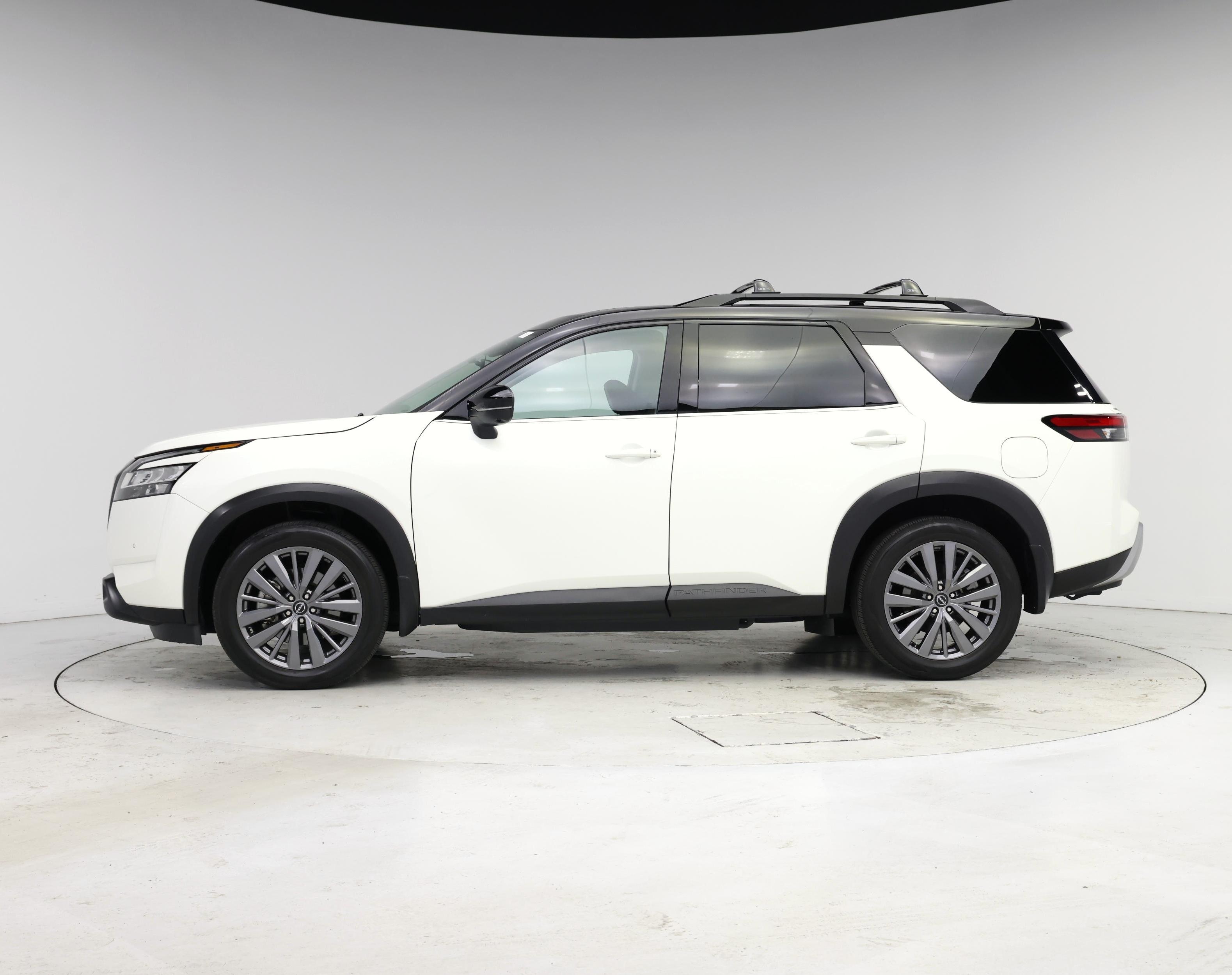 Thumbnail: 2023 Nissan Pathfinder - 3
