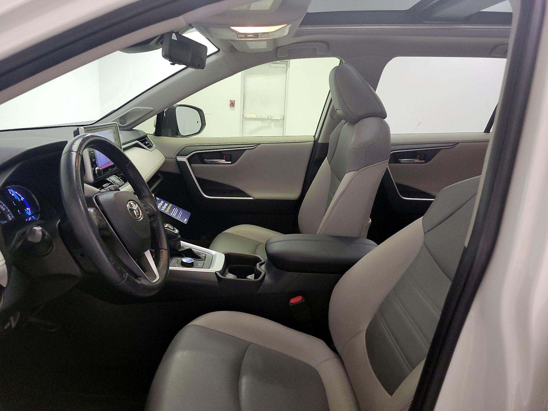 Thumbnail: 2019 Toyota RAV4 - 11