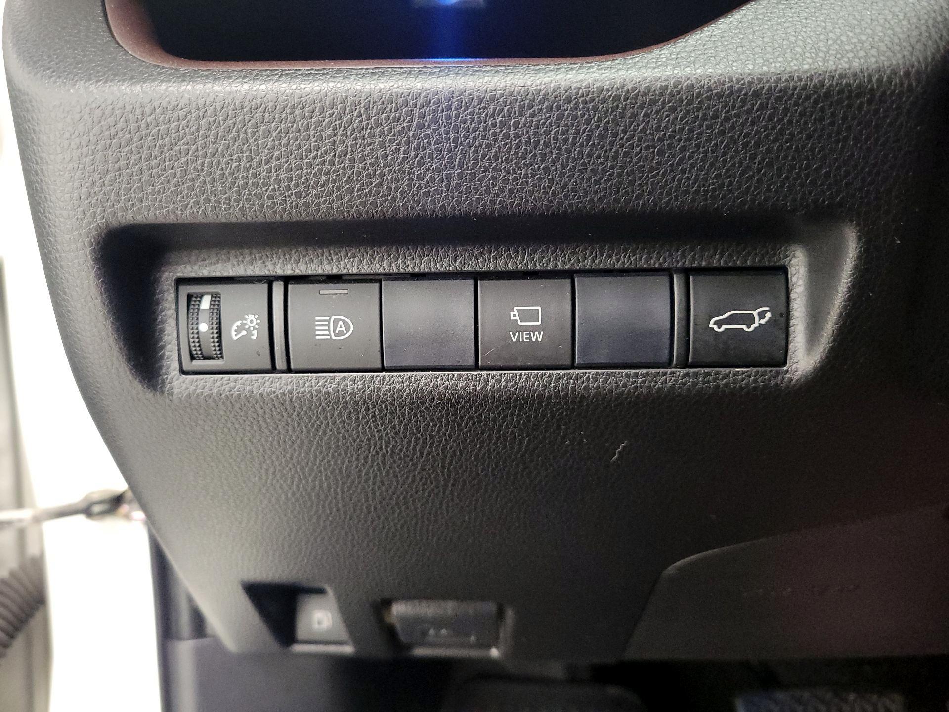 Thumbnail: 2019 Toyota RAV4 - 13