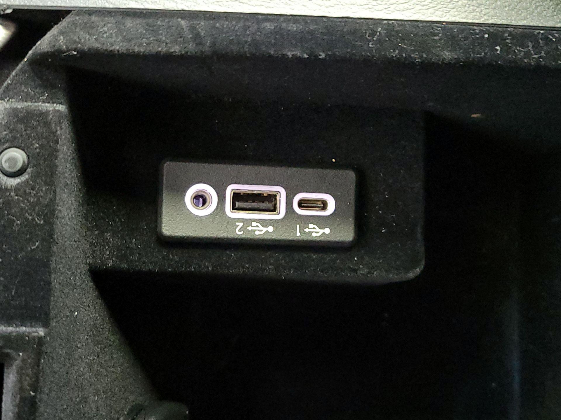 Thumbnail: 2020 INFINITI Q60 - 18