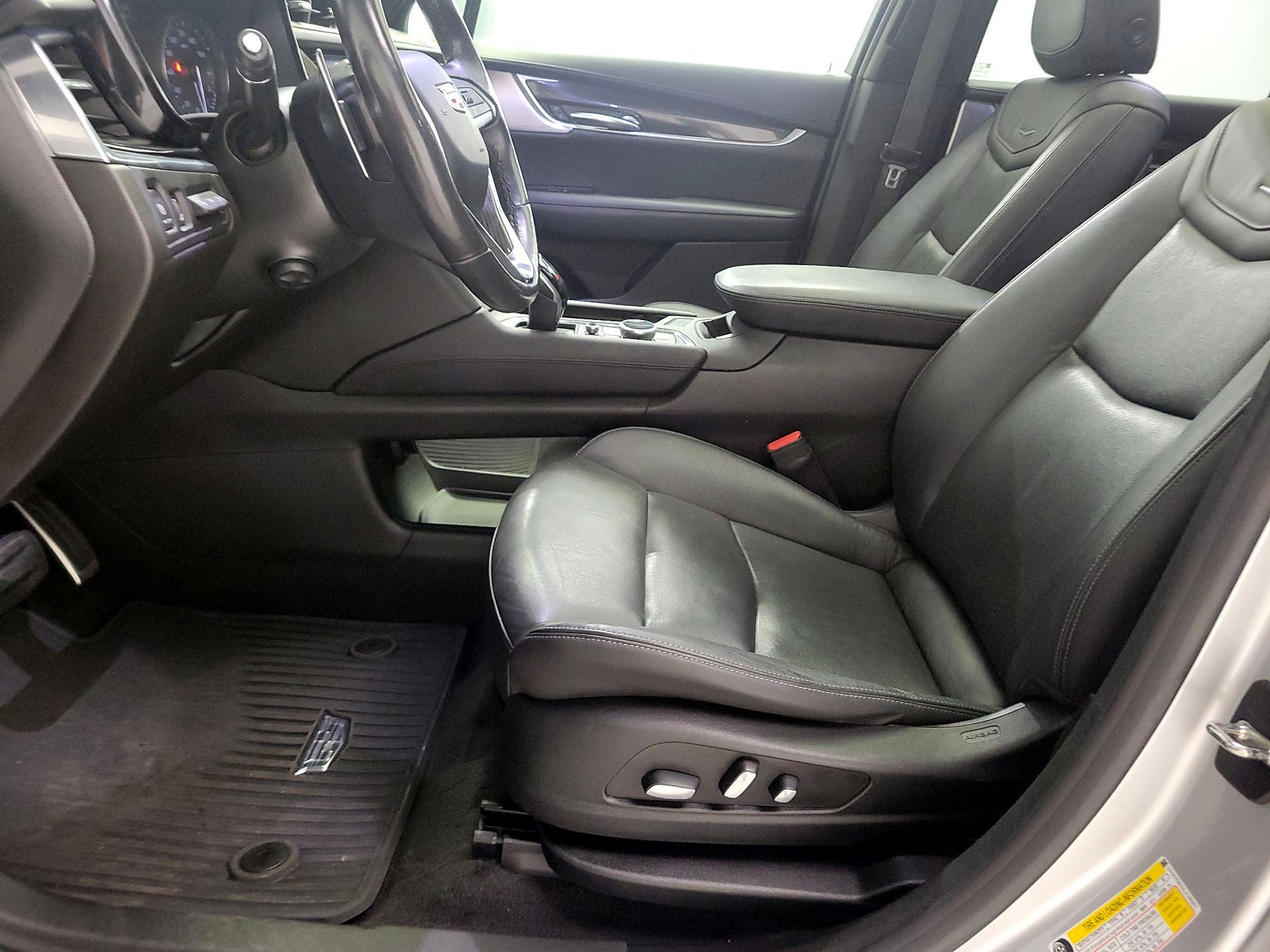 Thumbnail: 2020 Cadillac XT6 - 11