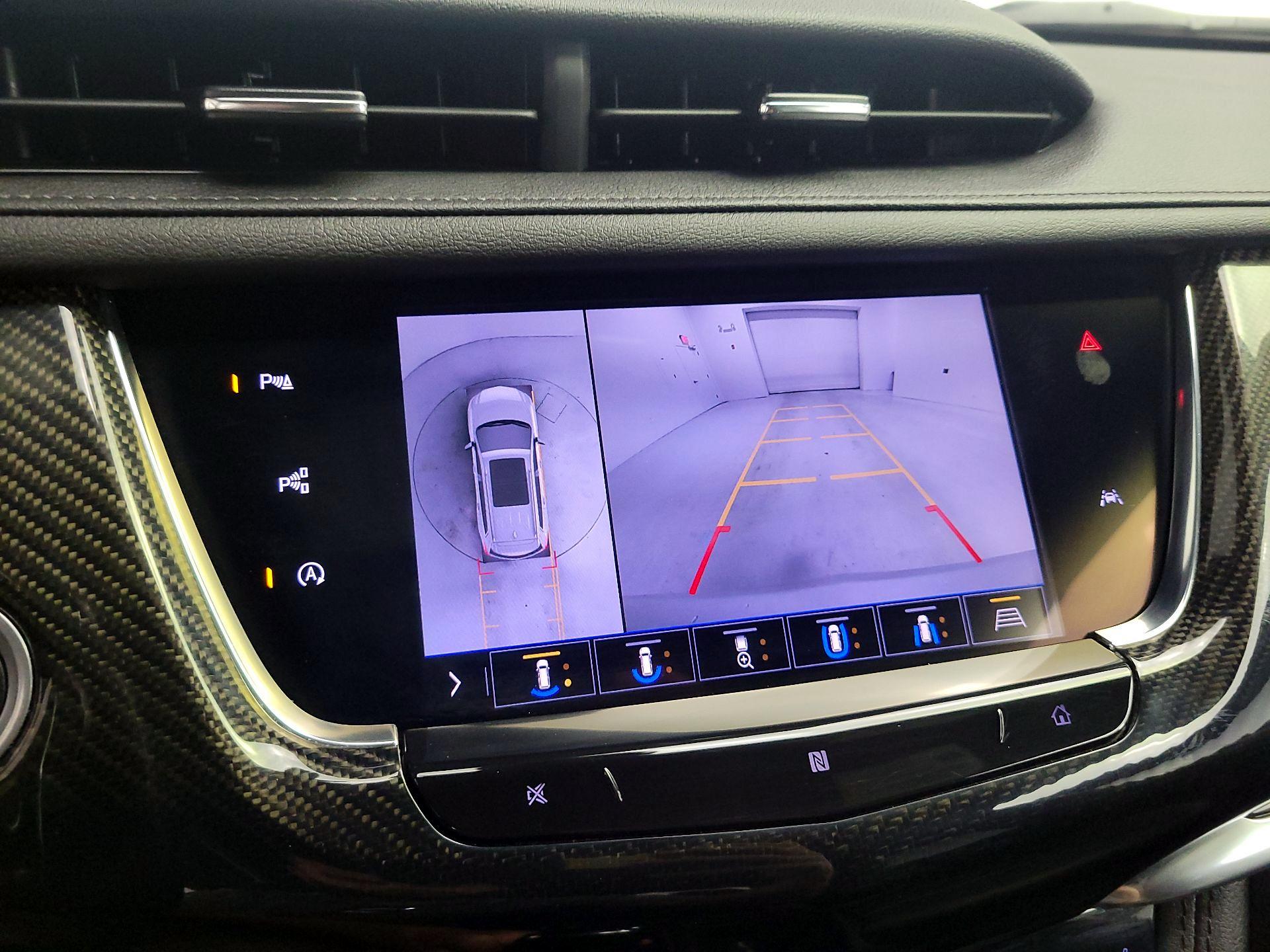 Thumbnail: 2020 Cadillac XT6 - 15