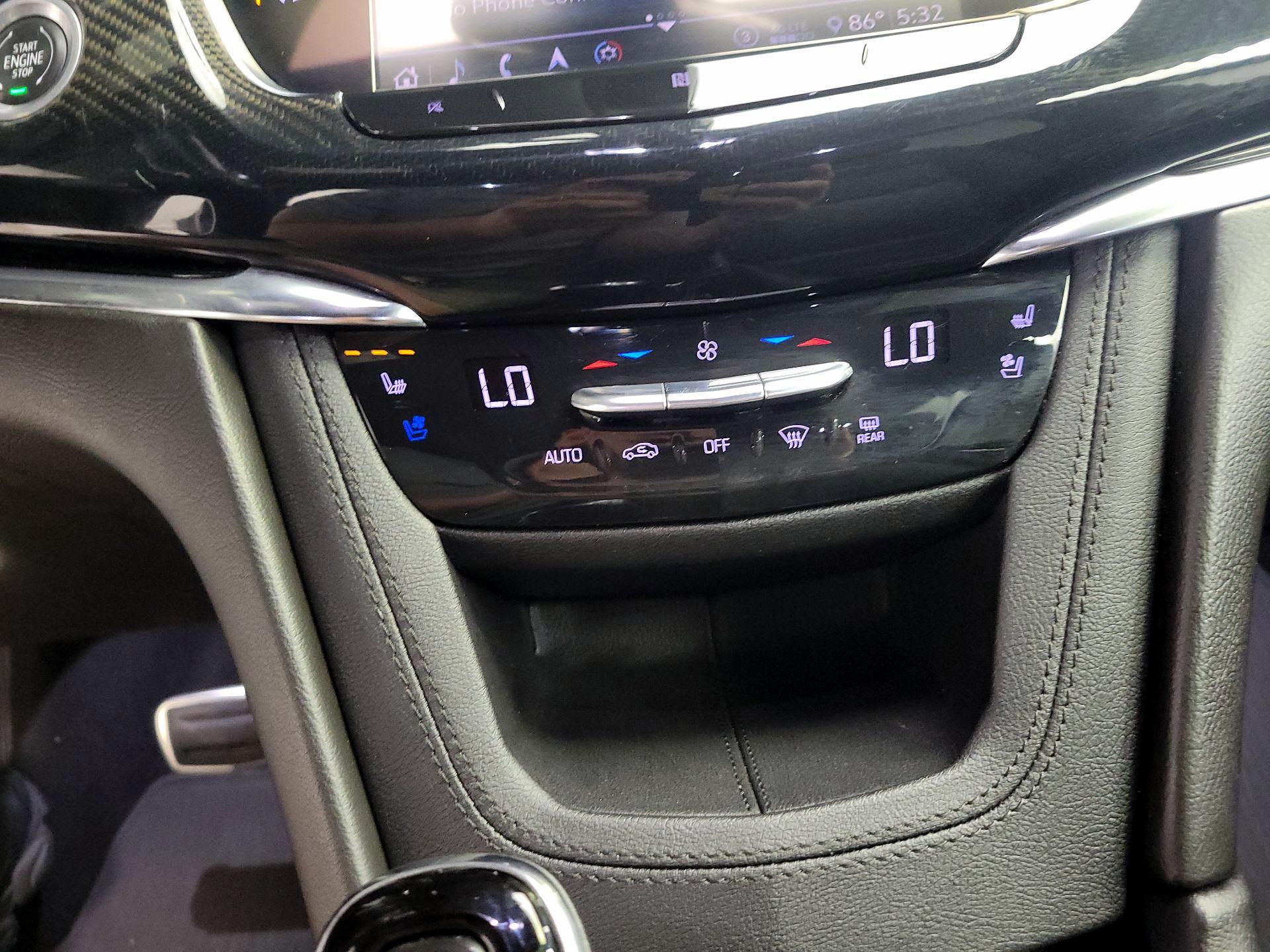 Thumbnail: 2020 Cadillac XT6 - 17