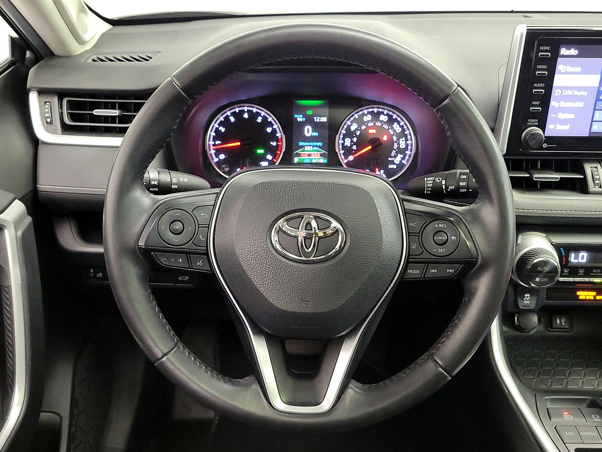 Thumbnail: 2019 Toyota RAV4 - 10