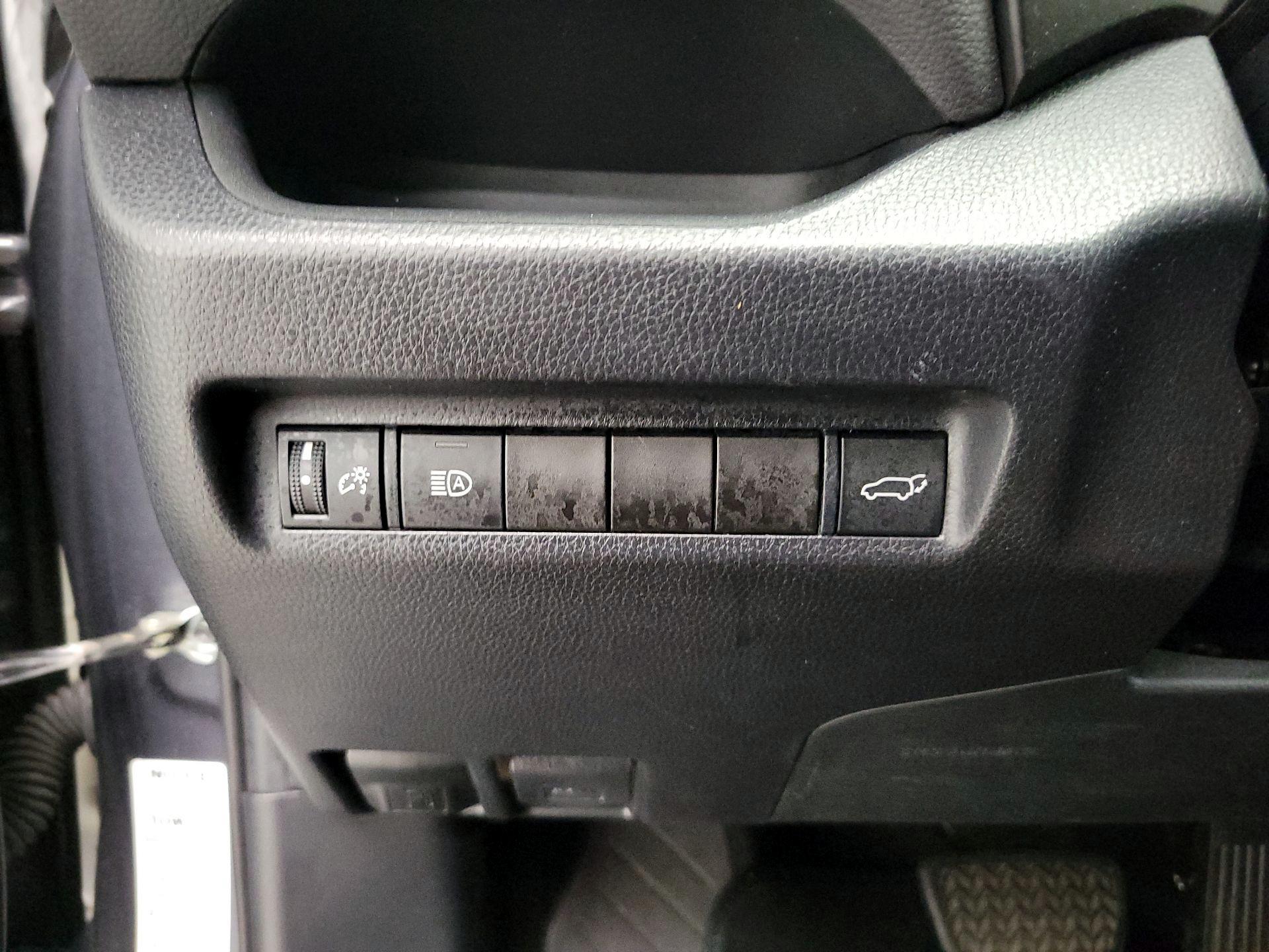 Thumbnail: 2019 Toyota RAV4 - 13