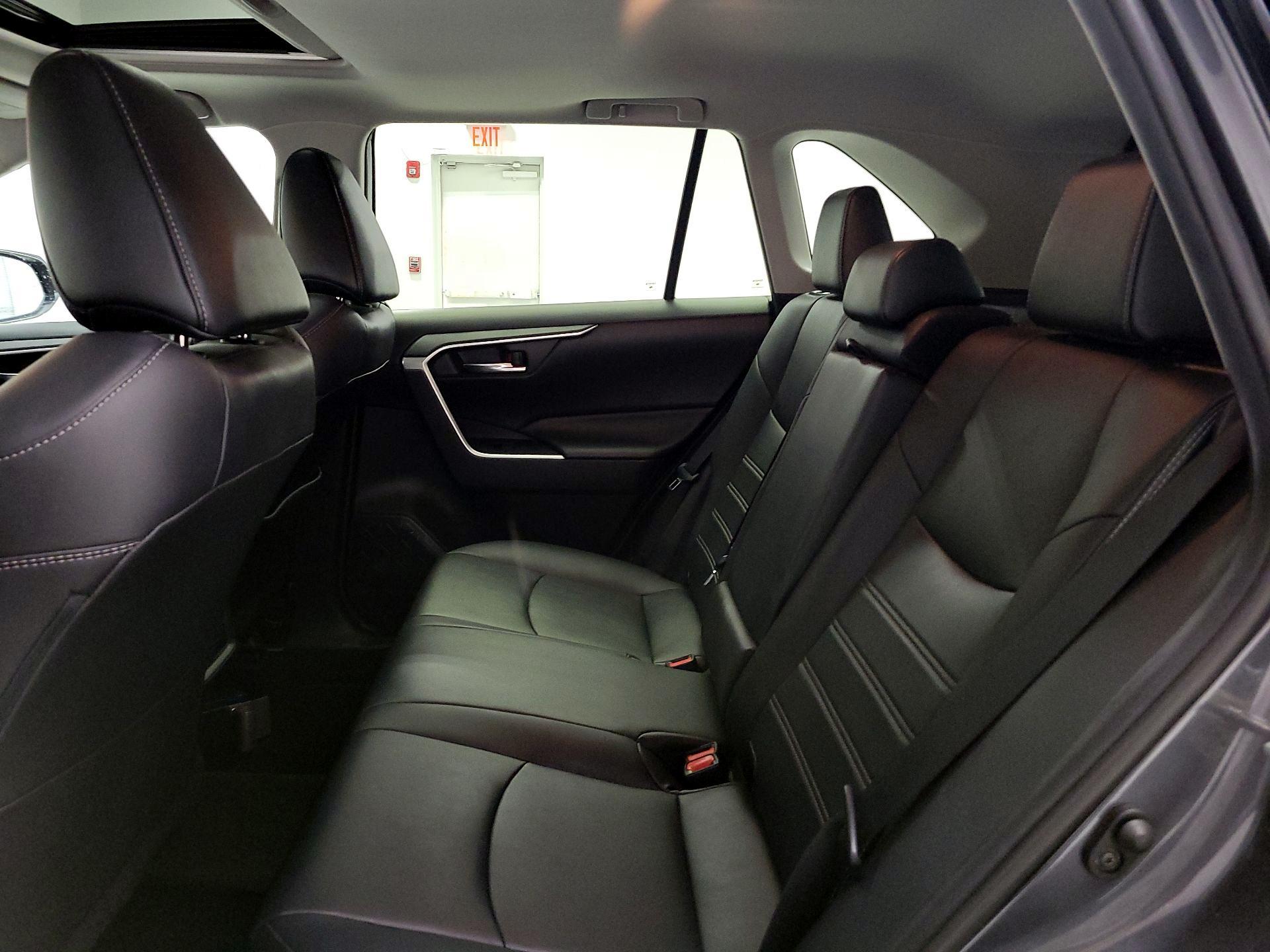 Thumbnail: 2019 Toyota RAV4 - 20