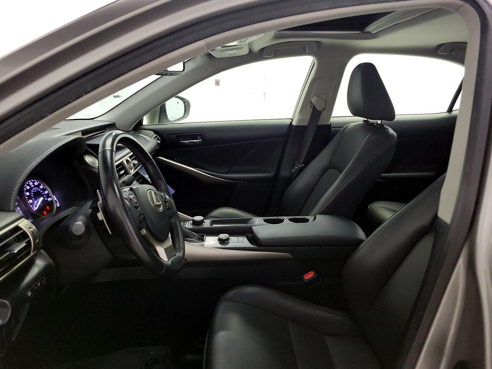 Thumbnail: 2016 Lexus IS - 11