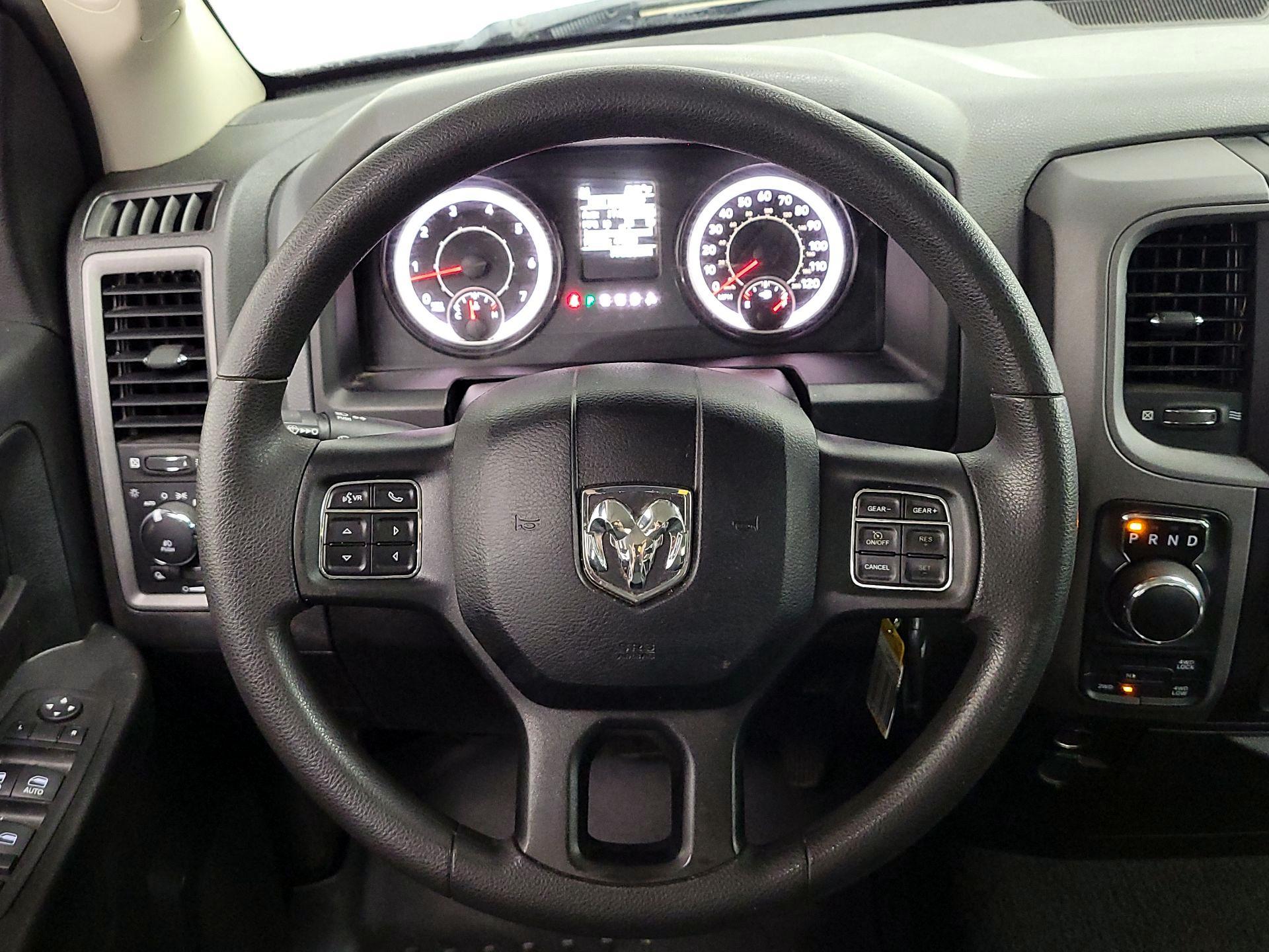 Thumbnail: 2019 RAM 1500 Classic - 10