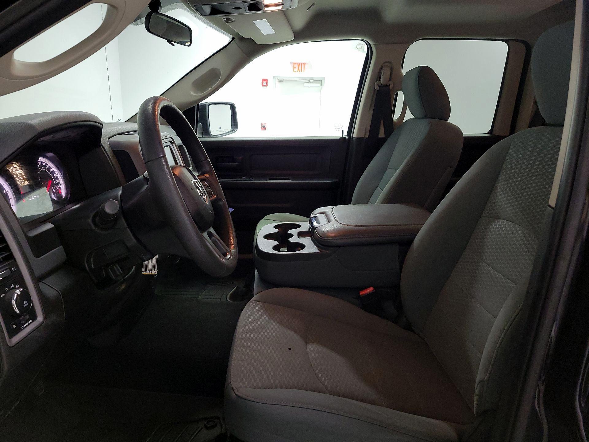 Thumbnail: 2019 RAM 1500 Classic - 11