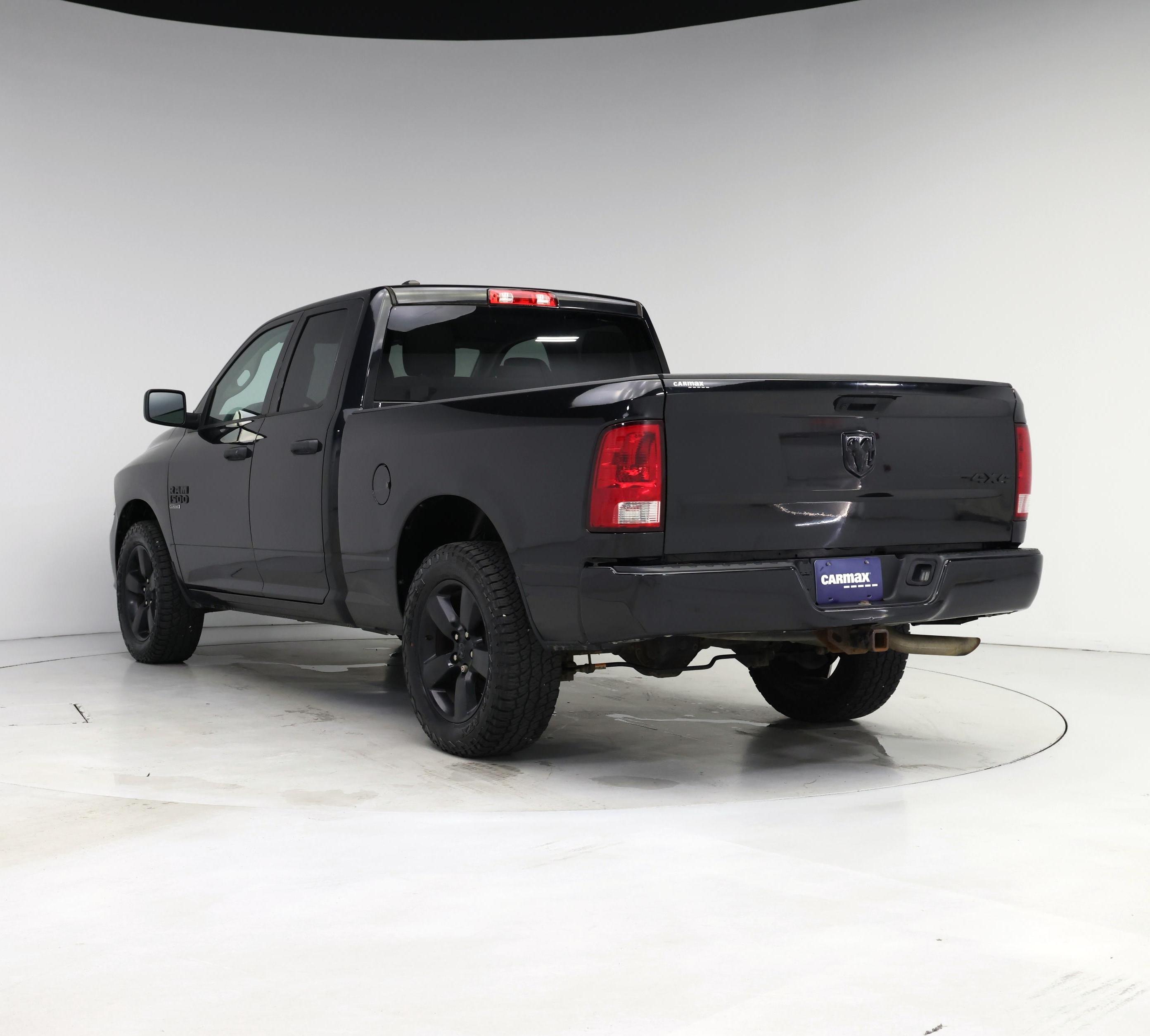 Thumbnail: 2019 RAM 1500 Classic - 2
