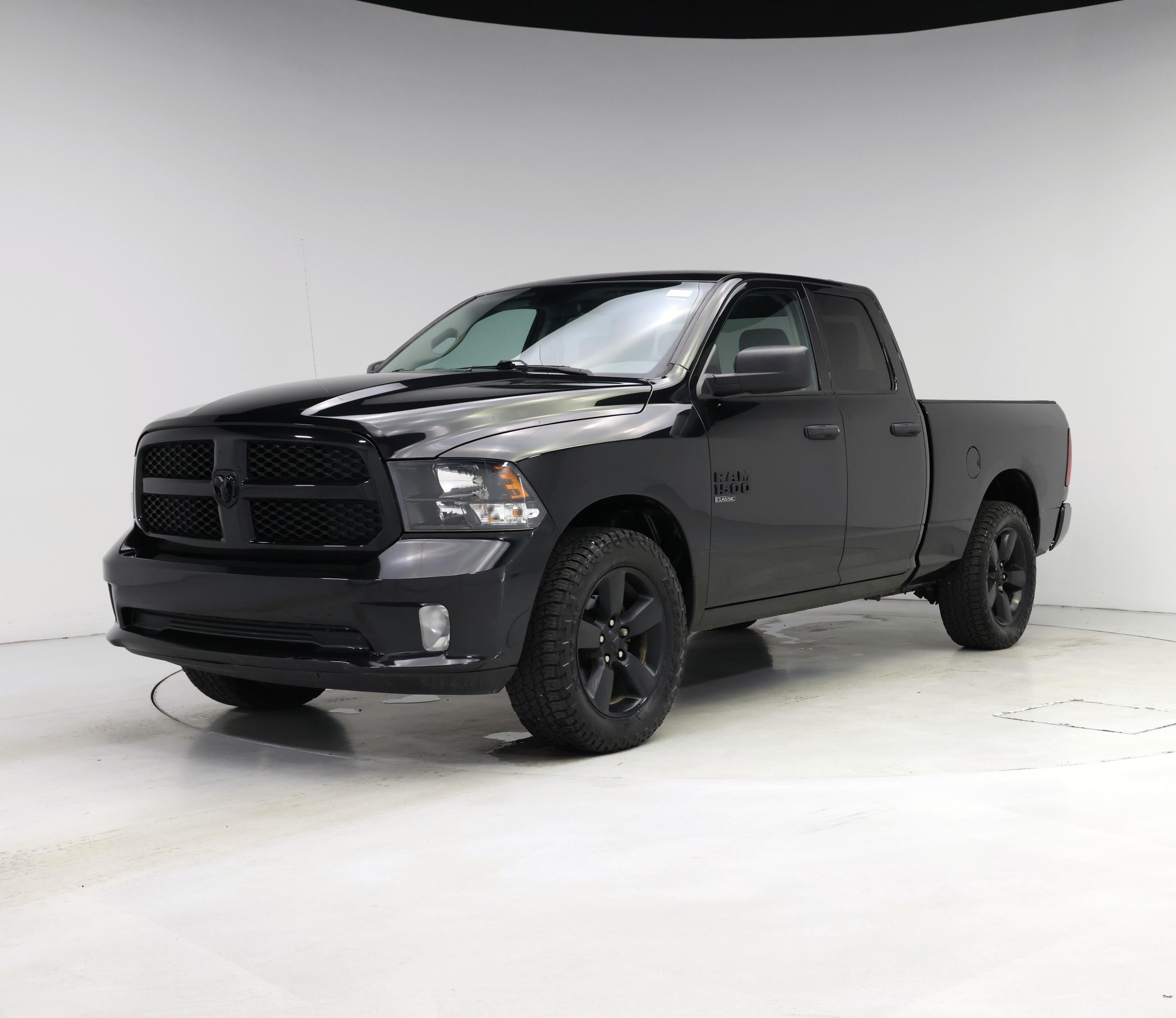 Thumbnail: 2019 RAM 1500 Classic - 4