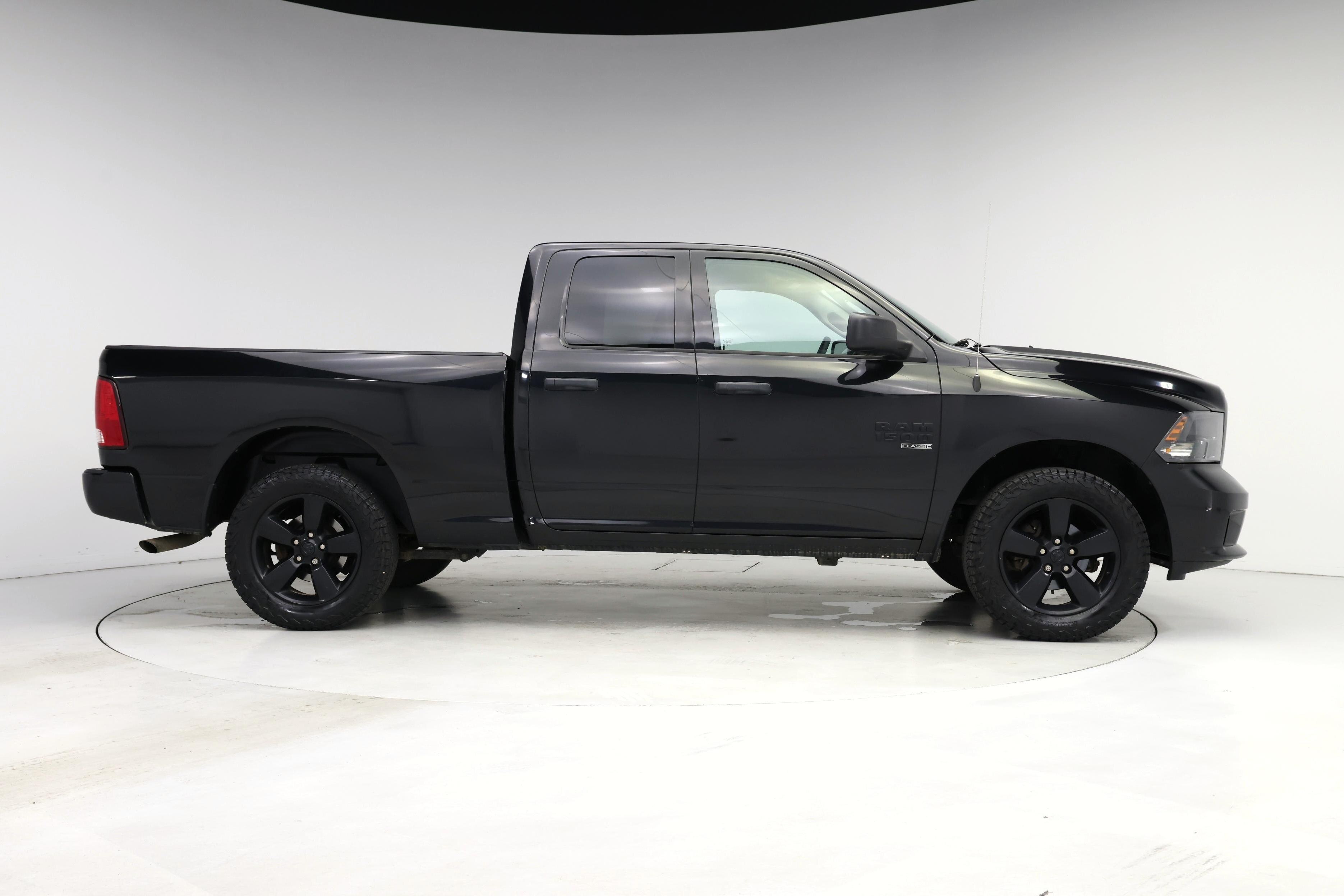 Thumbnail: 2019 RAM 1500 Classic - 7