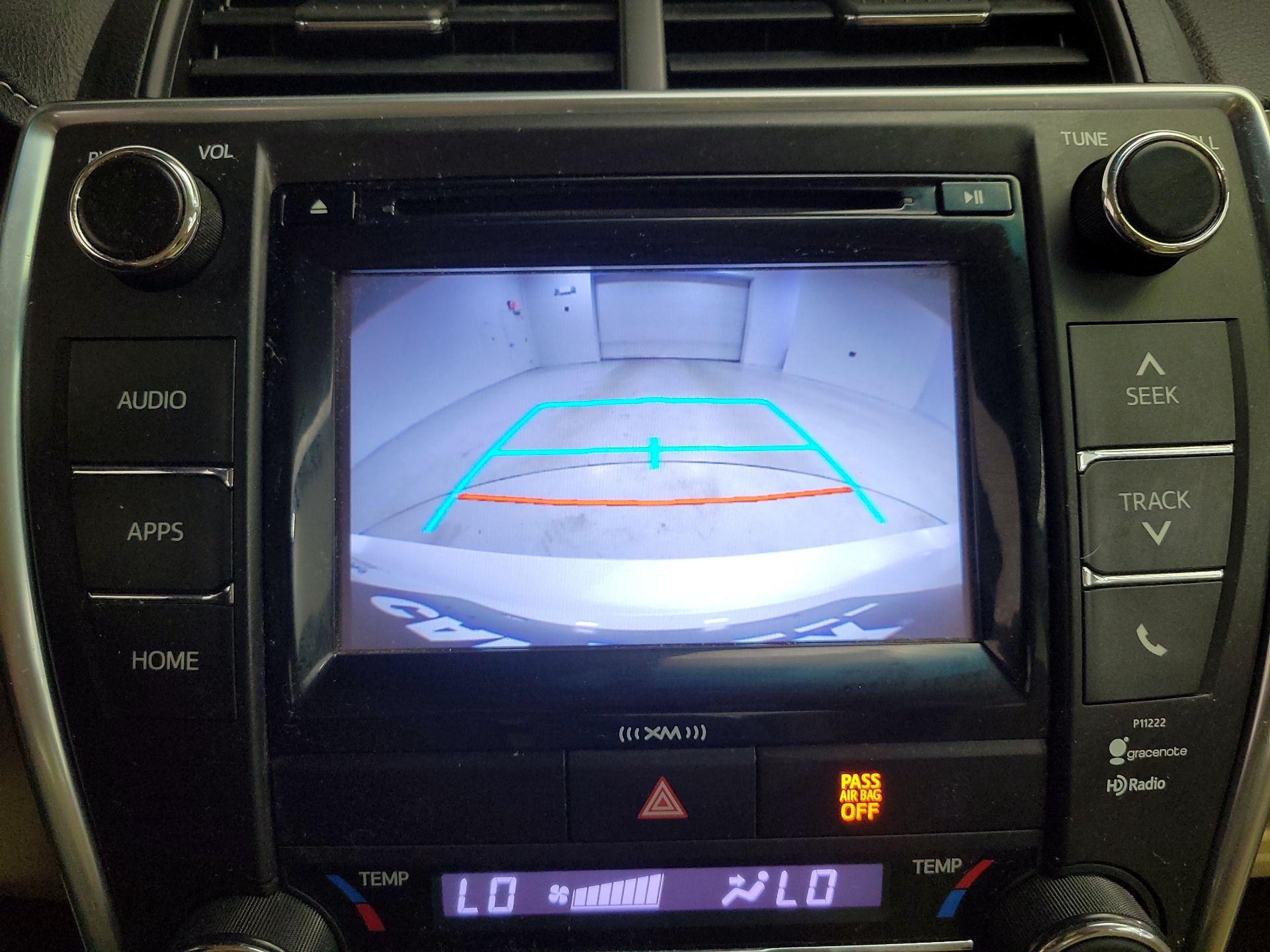 Thumbnail: 2016 Toyota Camry - 14