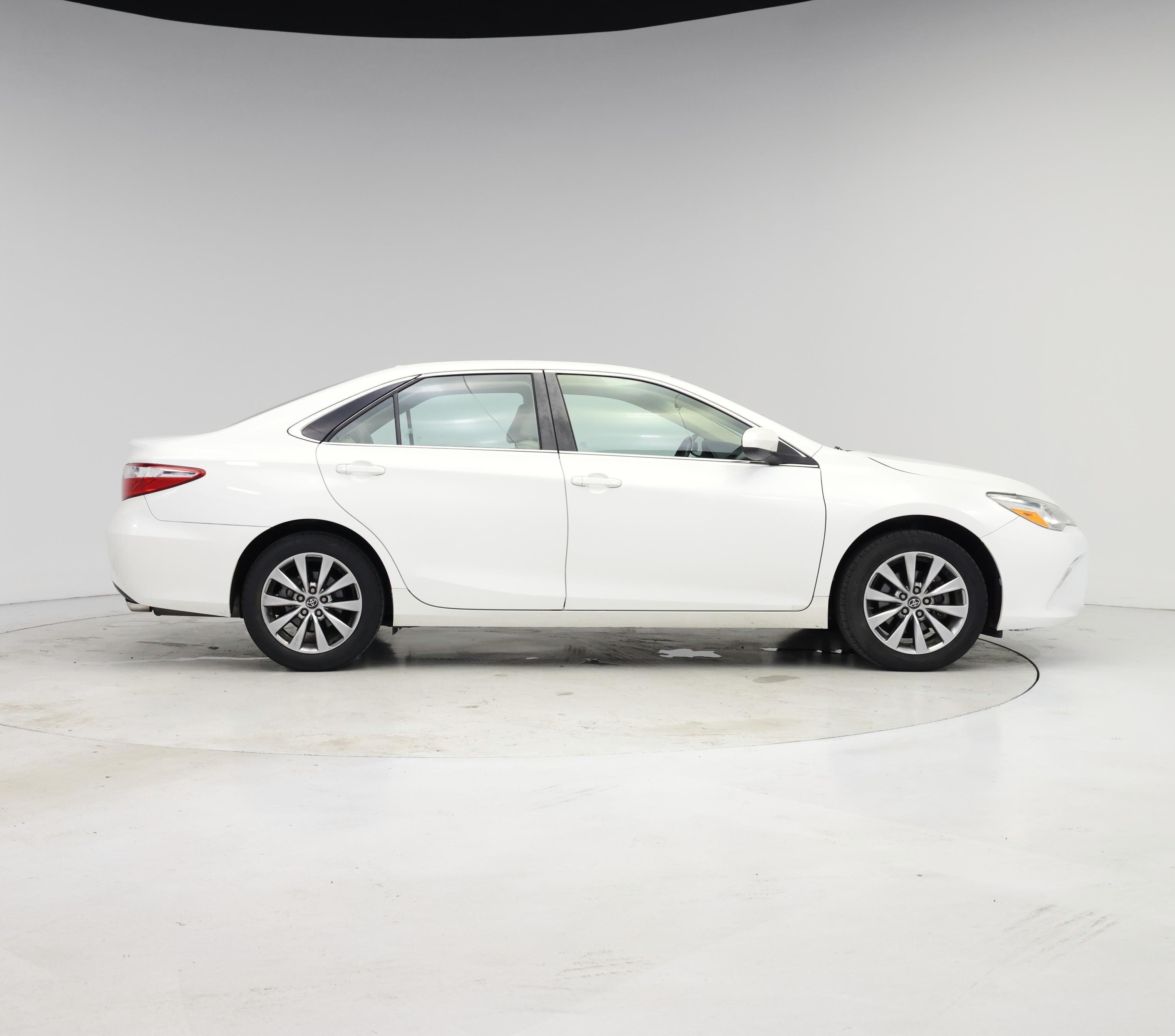 Thumbnail: 2016 Toyota Camry - 7