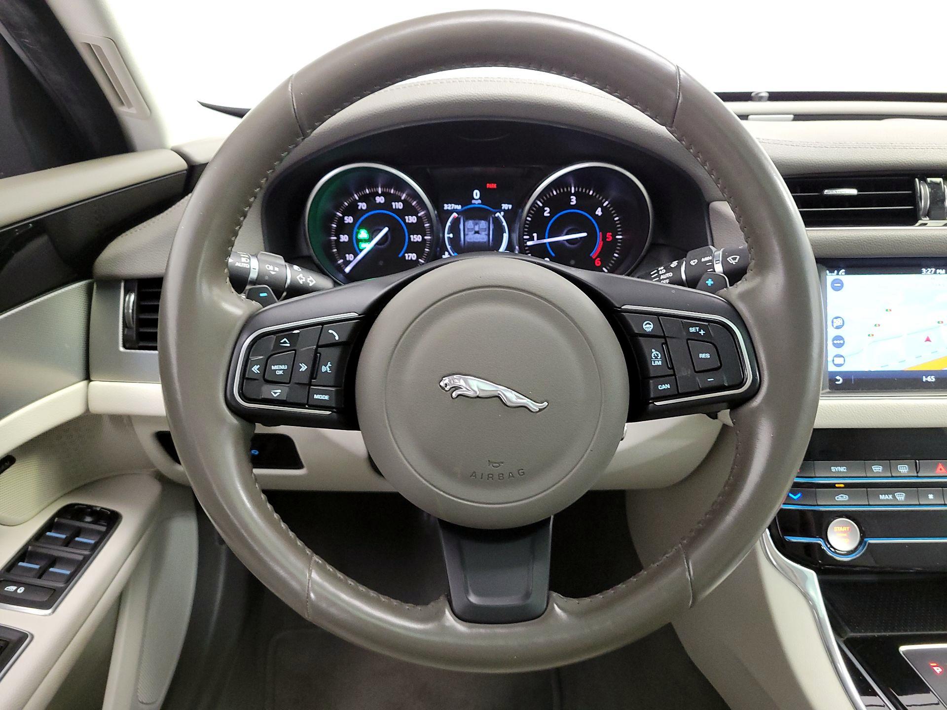 Thumbnail: 2017 Jaguar XF - 10