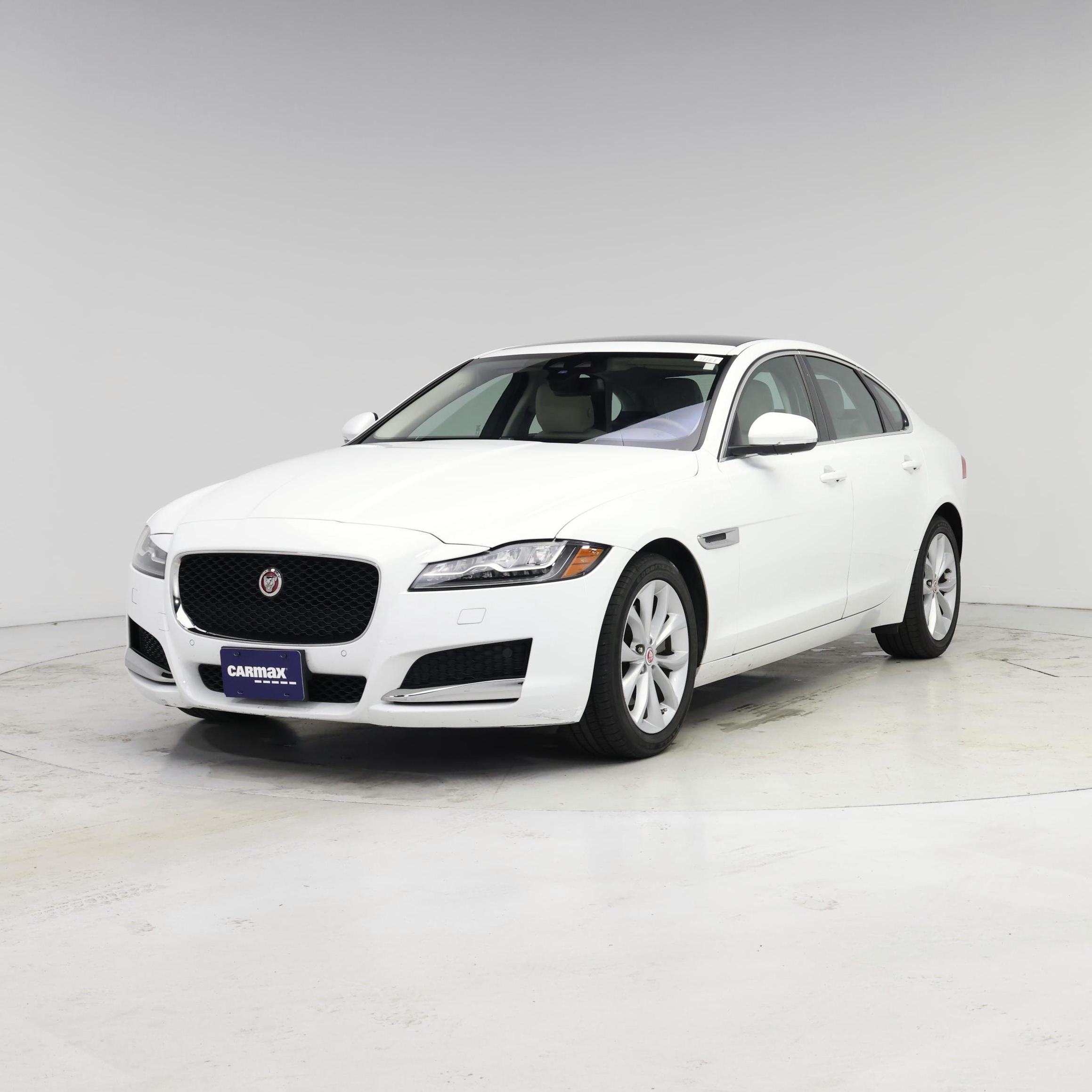 Thumbnail: 2017 Jaguar XF - 4