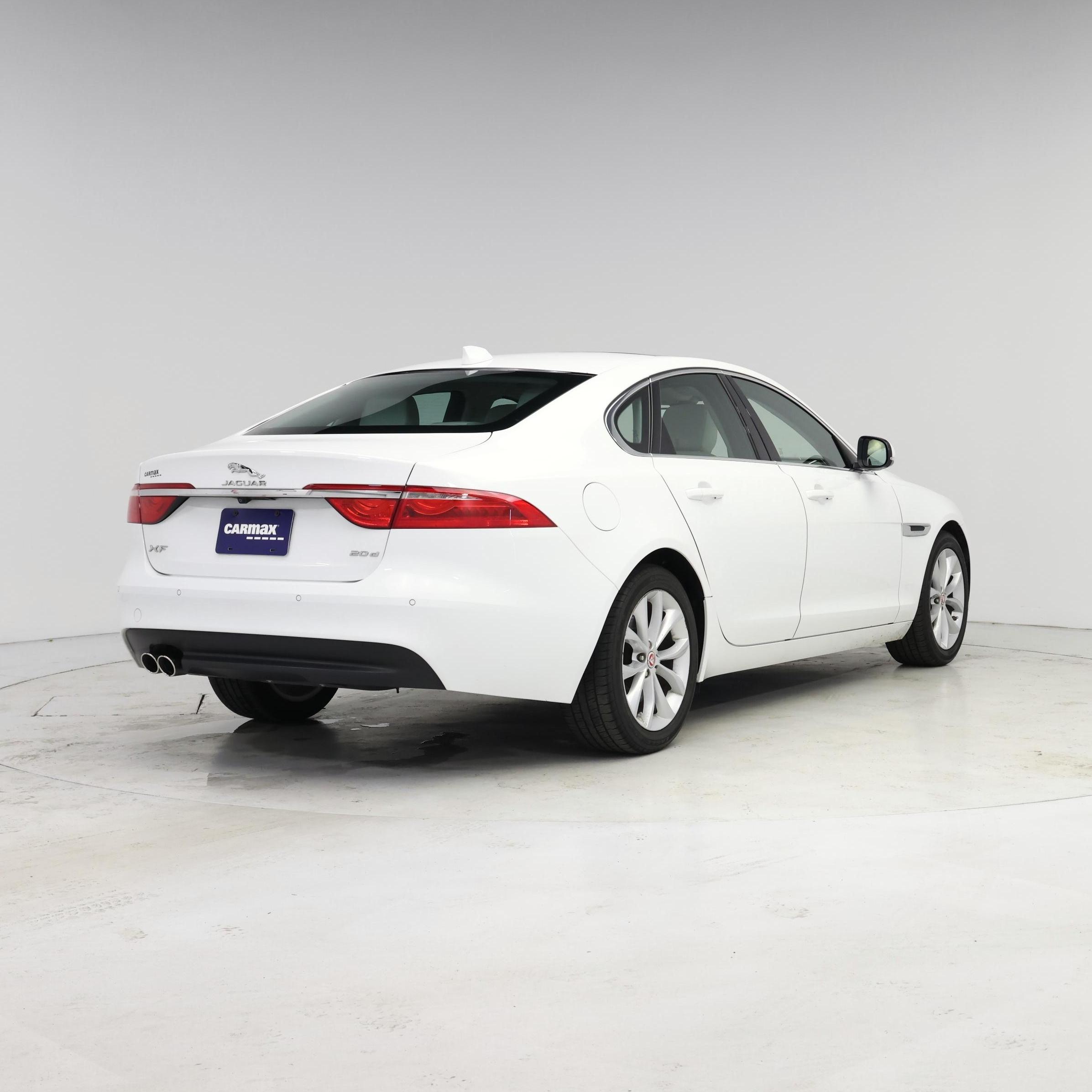 Thumbnail: 2017 Jaguar XF - 8