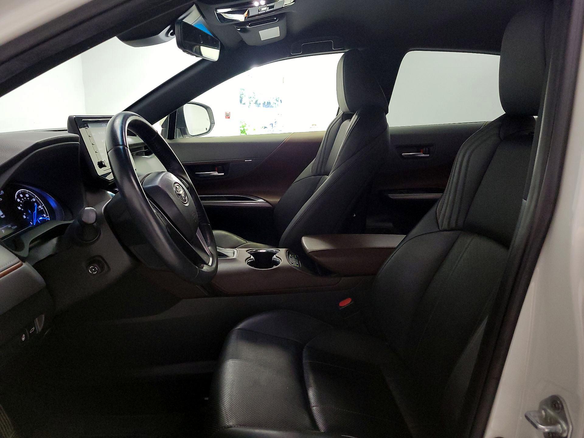Thumbnail: 2021 Toyota Venza - 11