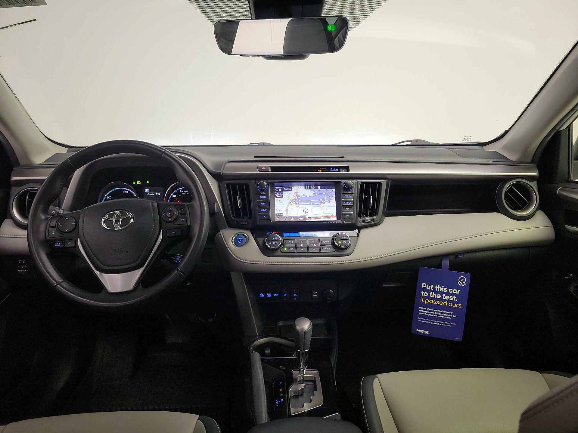 Thumbnail: 2017 Toyota RAV4 - 9