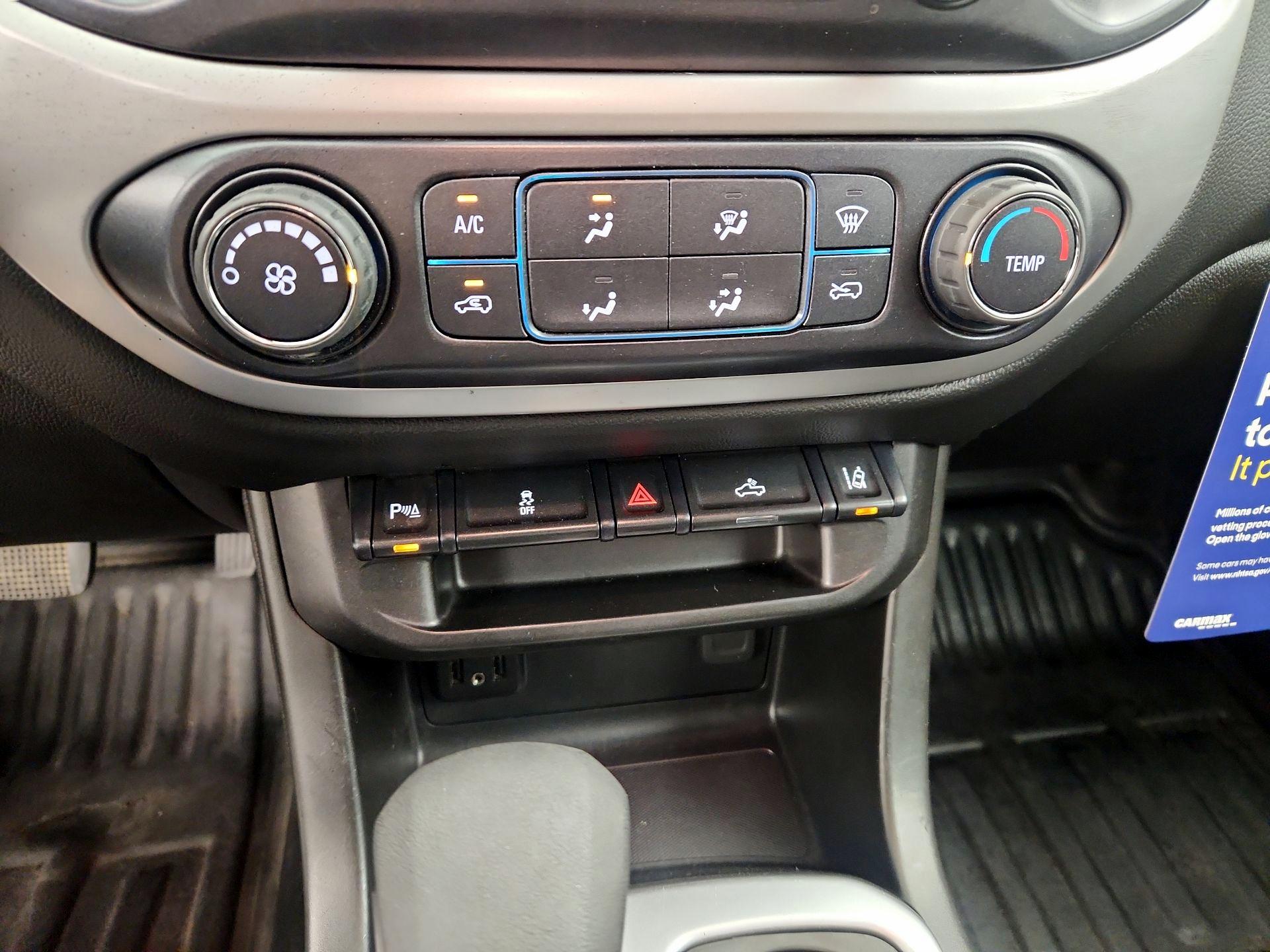Thumbnail: 2022 Chevrolet Colorado - 16