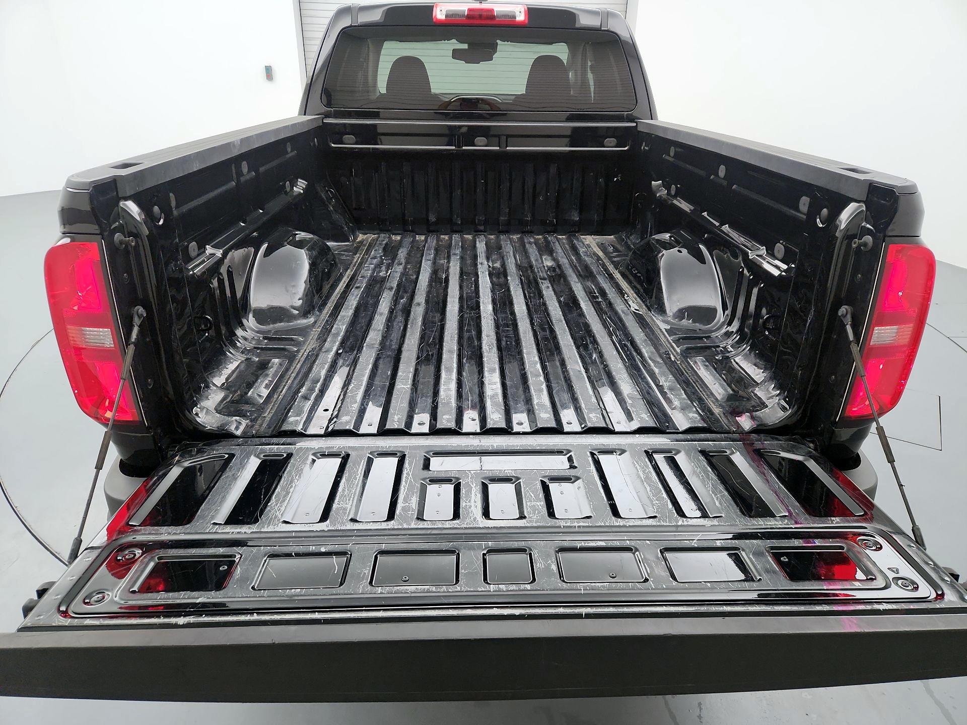 Thumbnail: 2022 Chevrolet Colorado - 20
