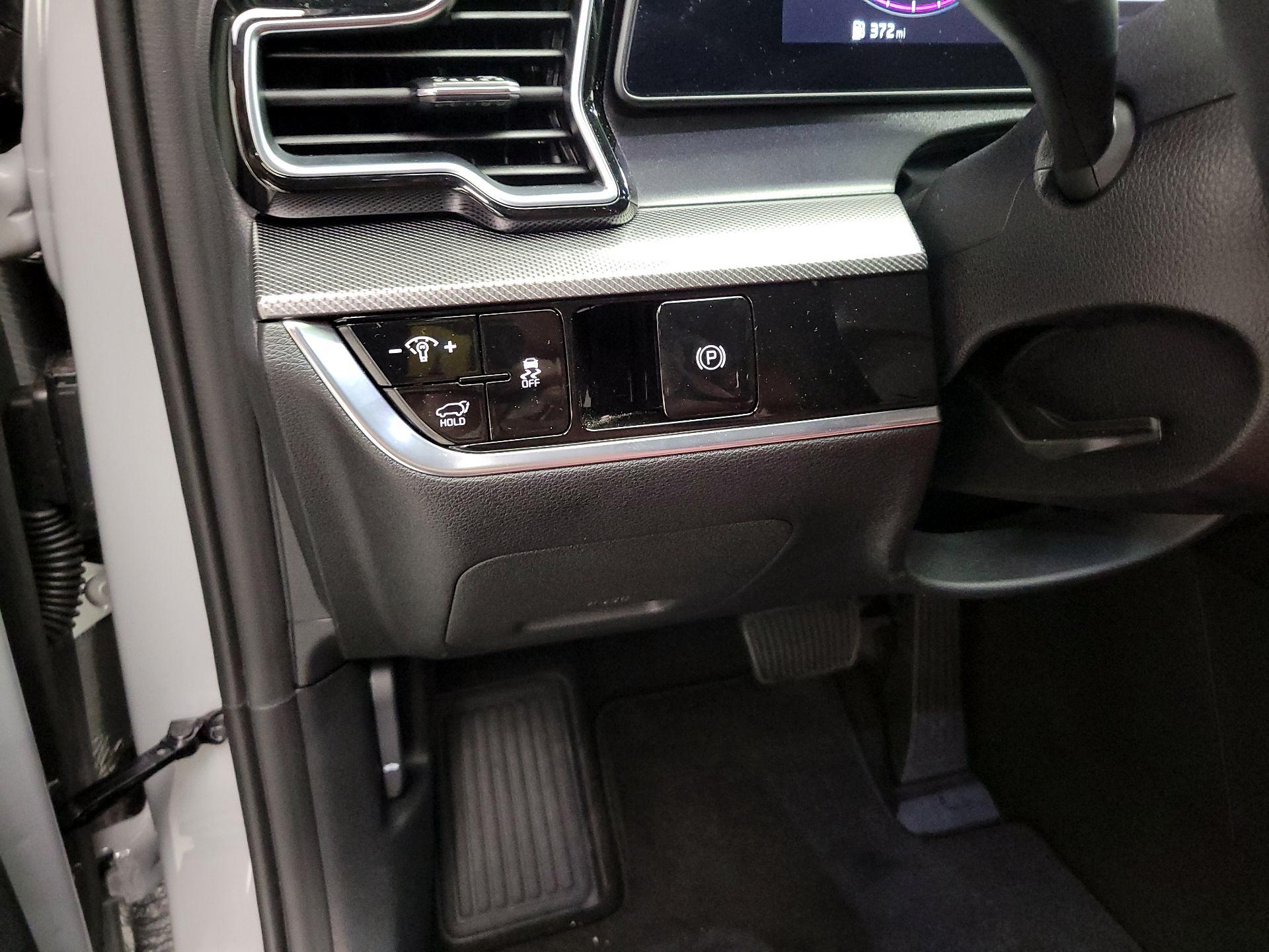 Thumbnail: 2025 Kia Sportage - 13