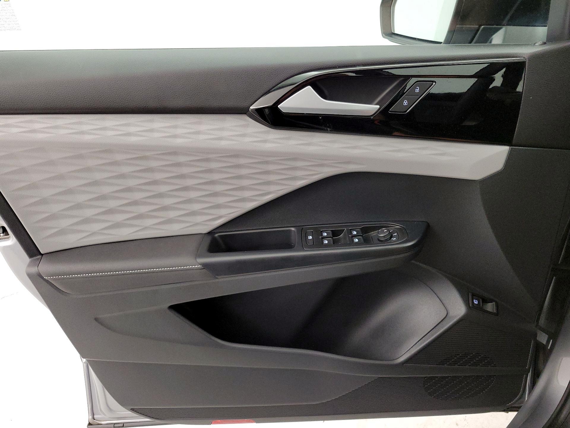 Thumbnail: 2024 Volkswagen Taos - 12