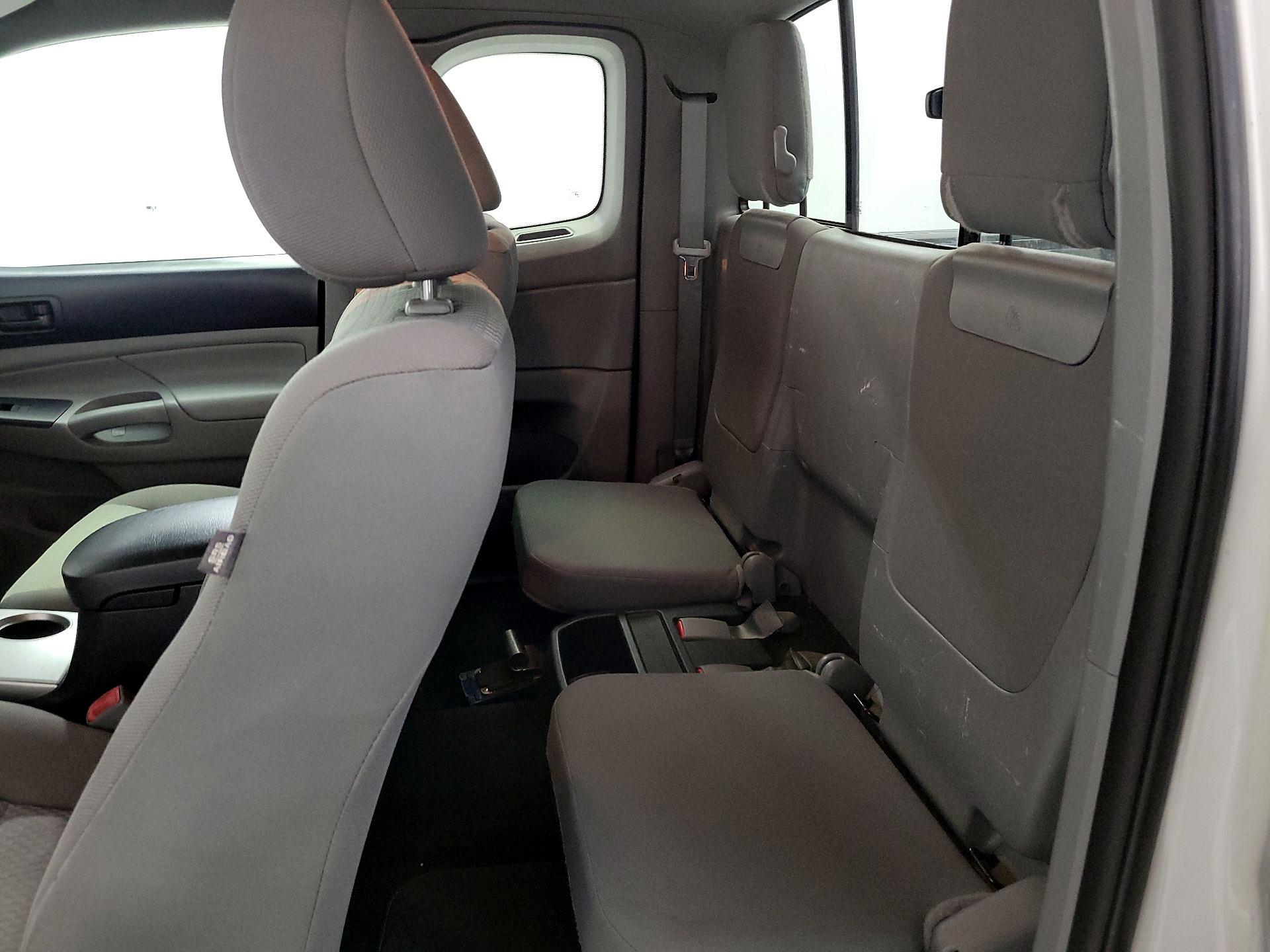 Thumbnail: 2013 Toyota Tacoma - 19