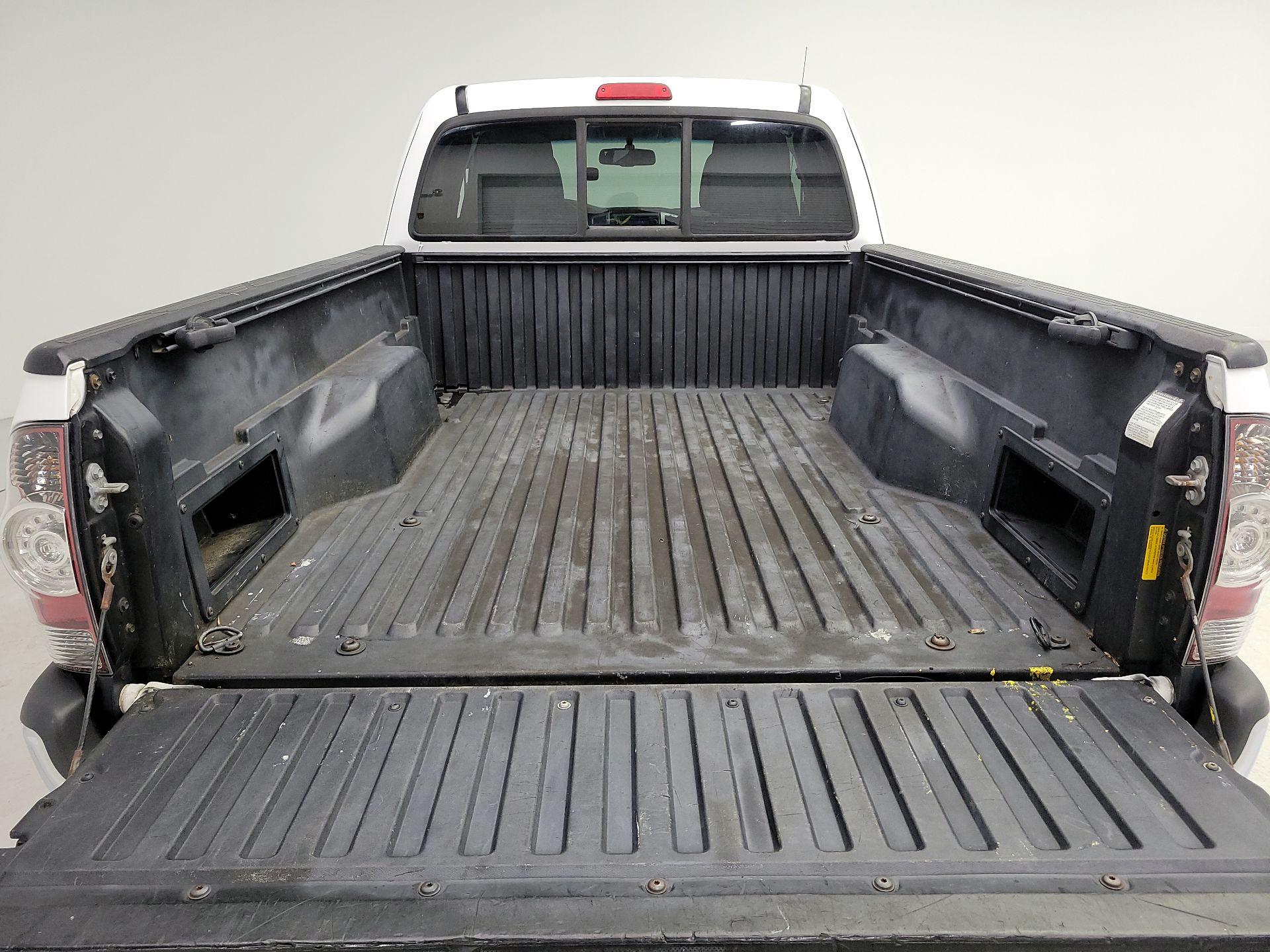 Thumbnail: 2013 Toyota Tacoma - 20