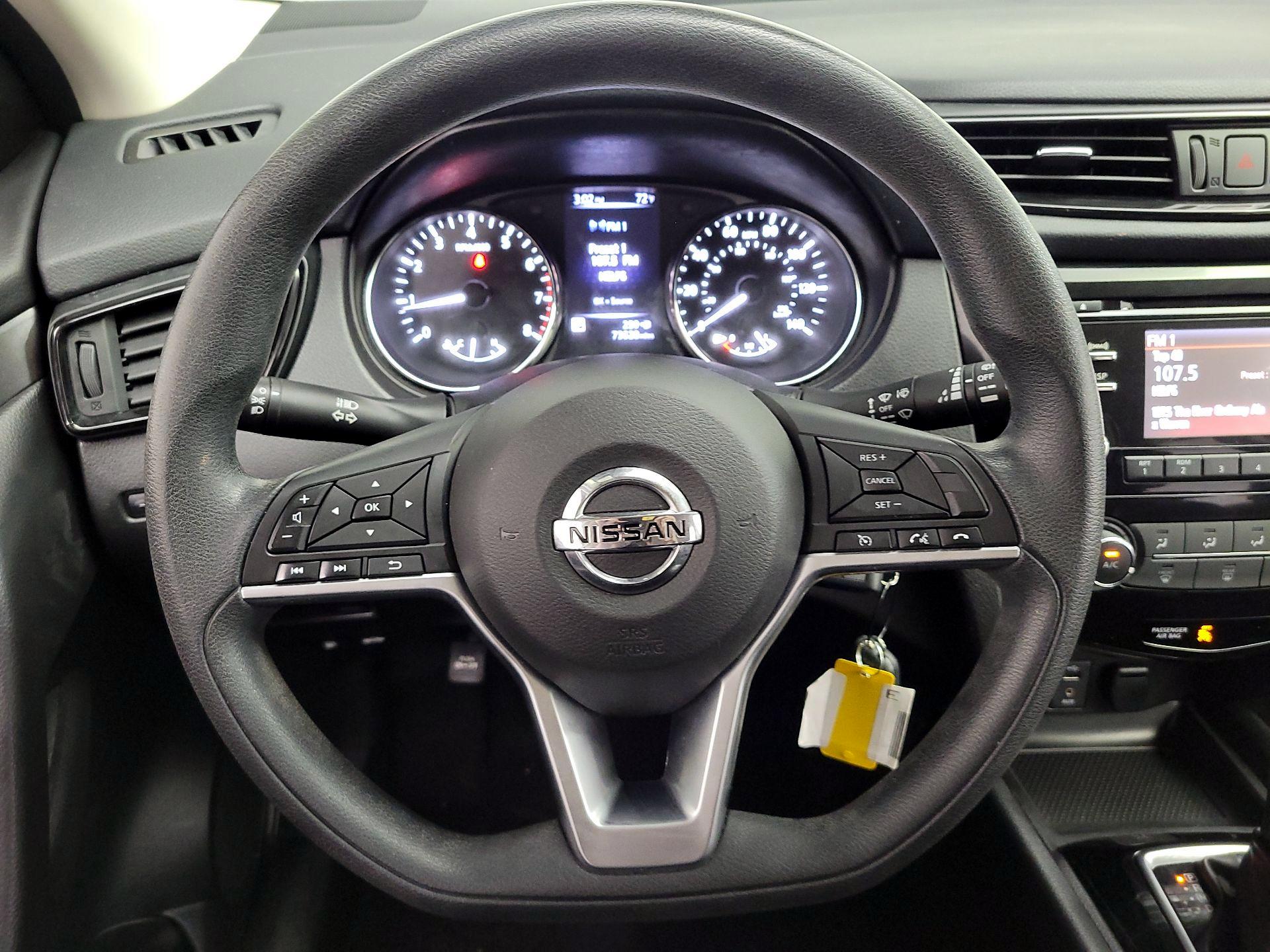 Thumbnail: 2018 Nissan Rogue Sport - 10