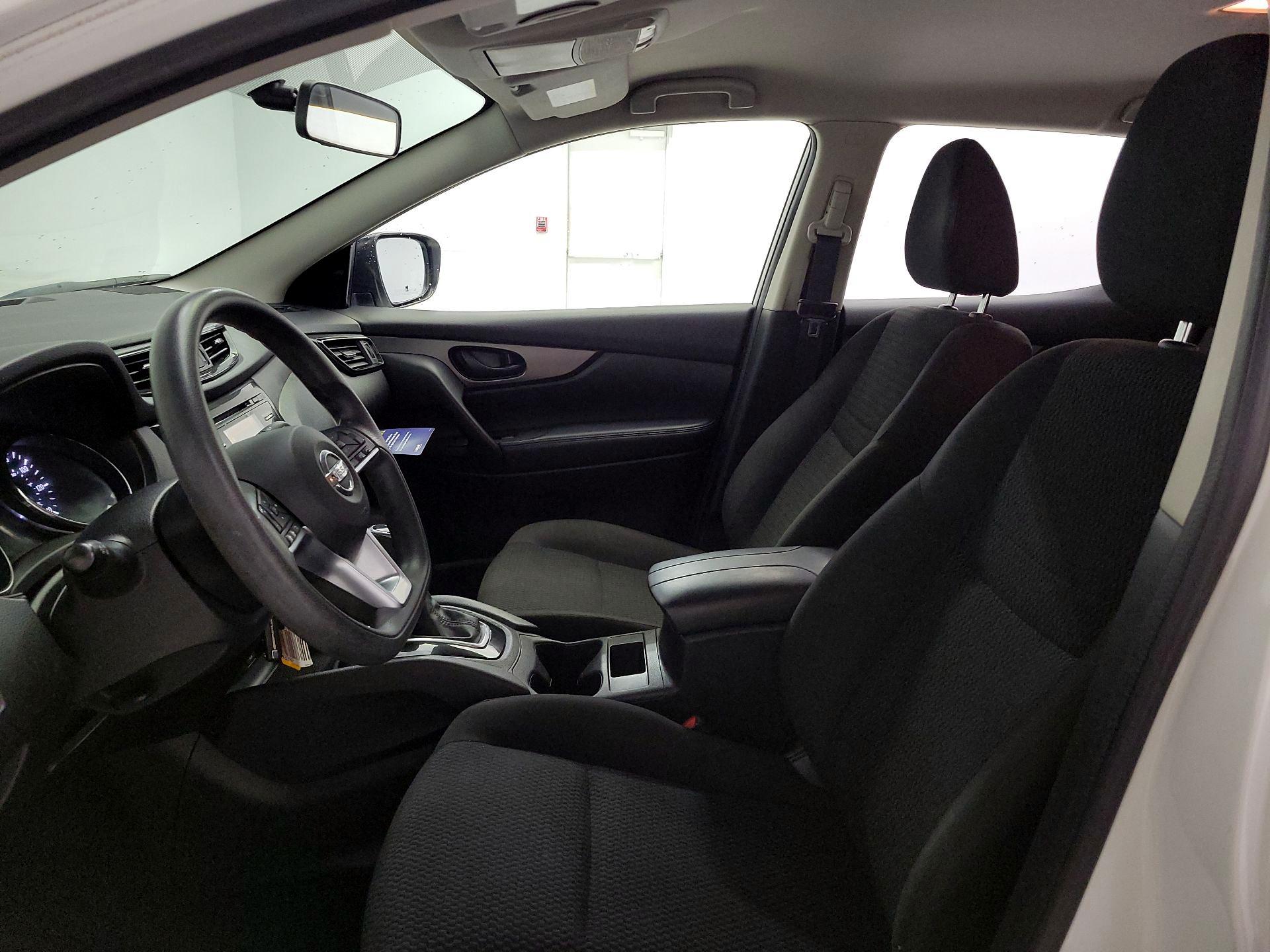 Thumbnail: 2018 Nissan Rogue Sport - 11