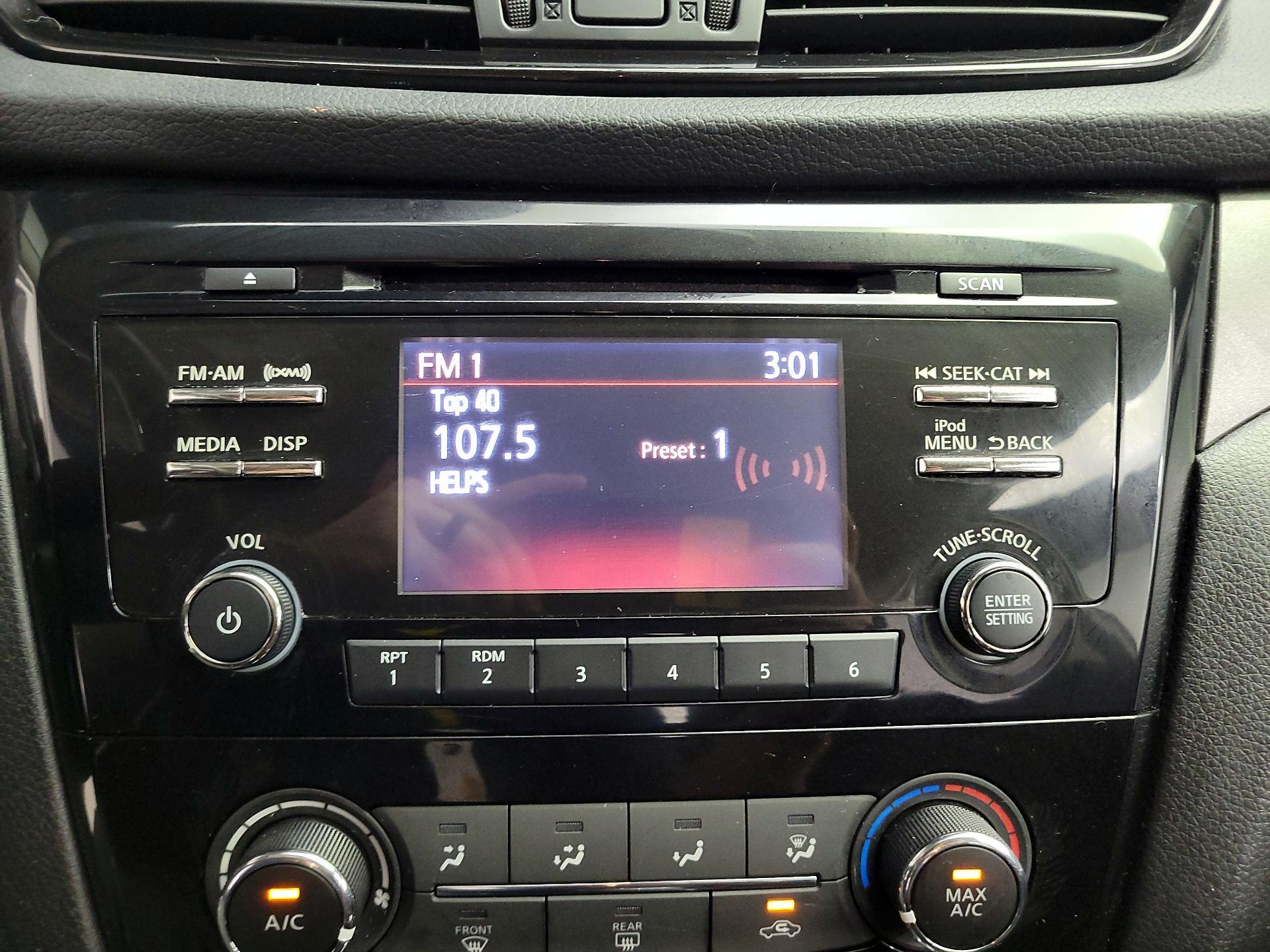 Thumbnail: 2018 Nissan Rogue Sport - 15
