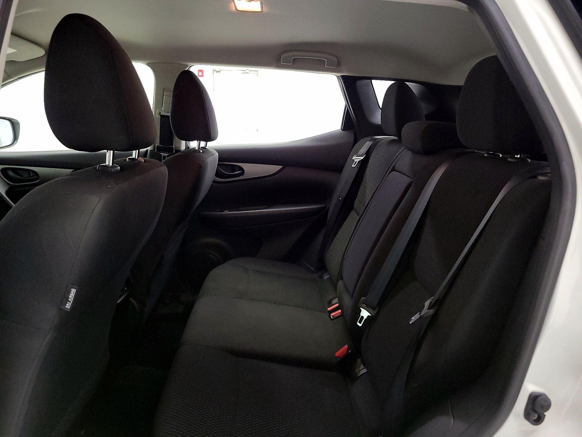 Thumbnail: 2018 Nissan Rogue Sport - 19