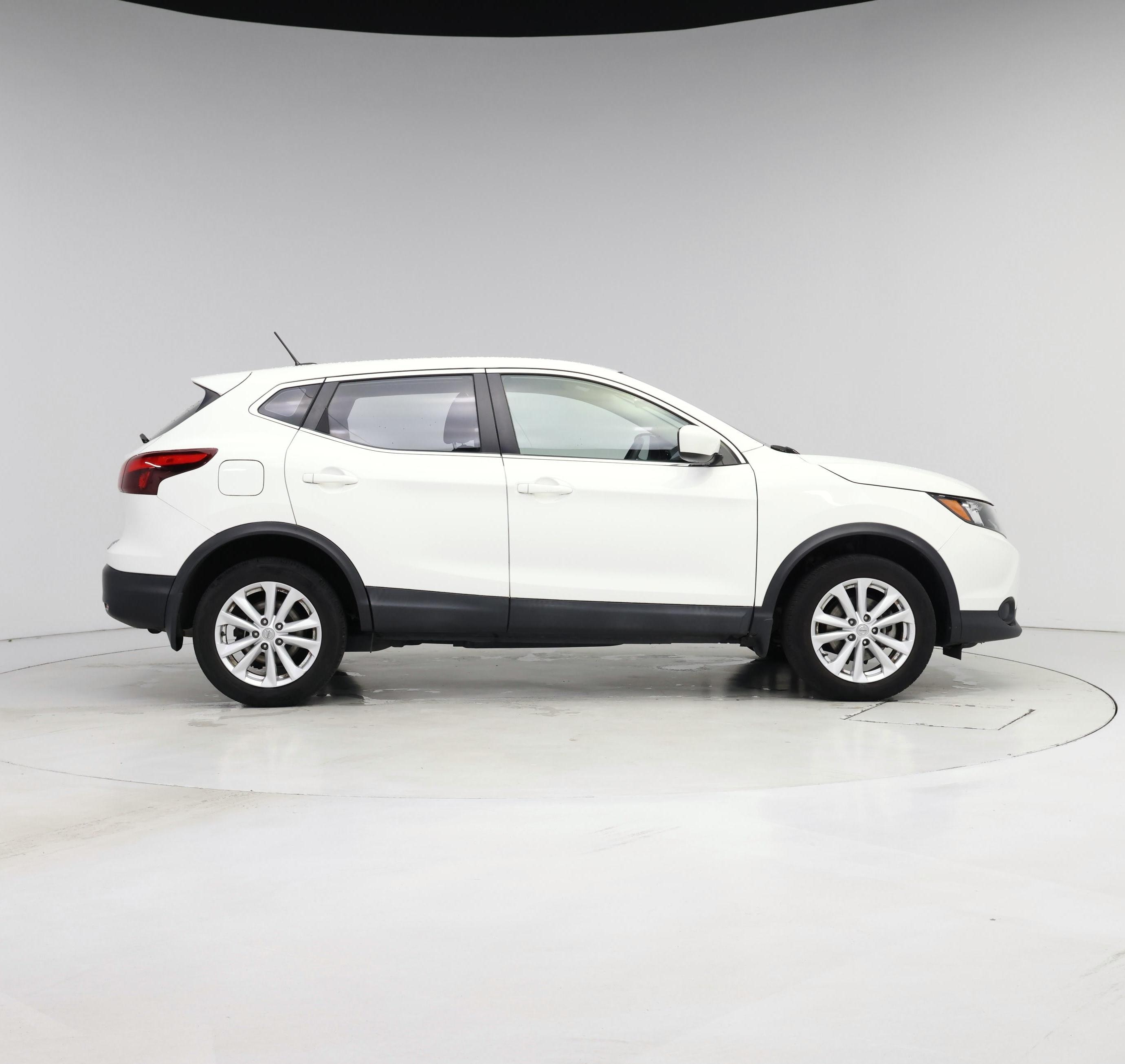 Thumbnail: 2018 Nissan Rogue Sport - 7