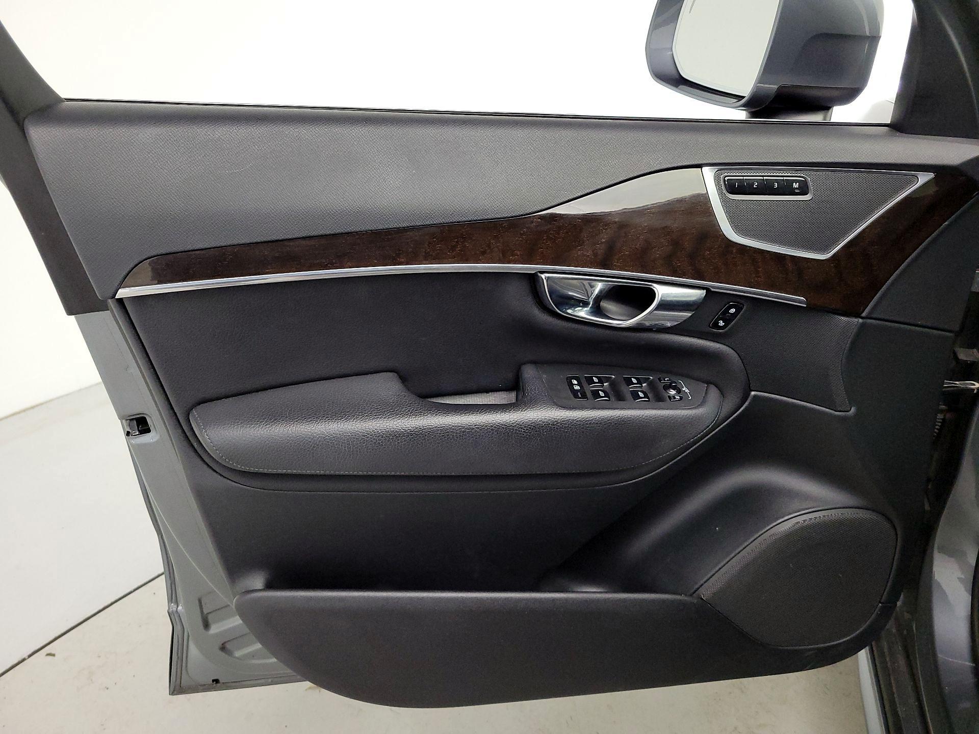 Thumbnail: 2019 Volvo XC90 - 12