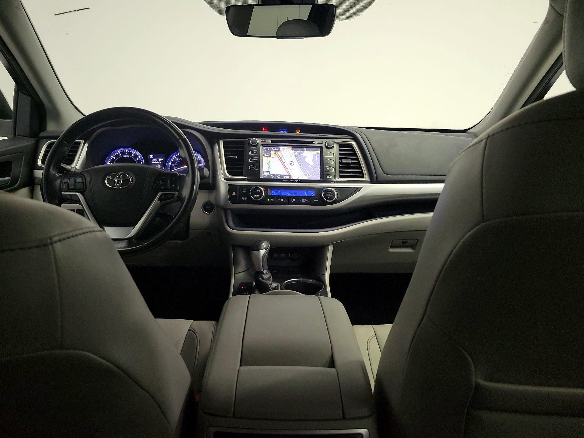 Thumbnail: 2017 Toyota Highlander - 9
