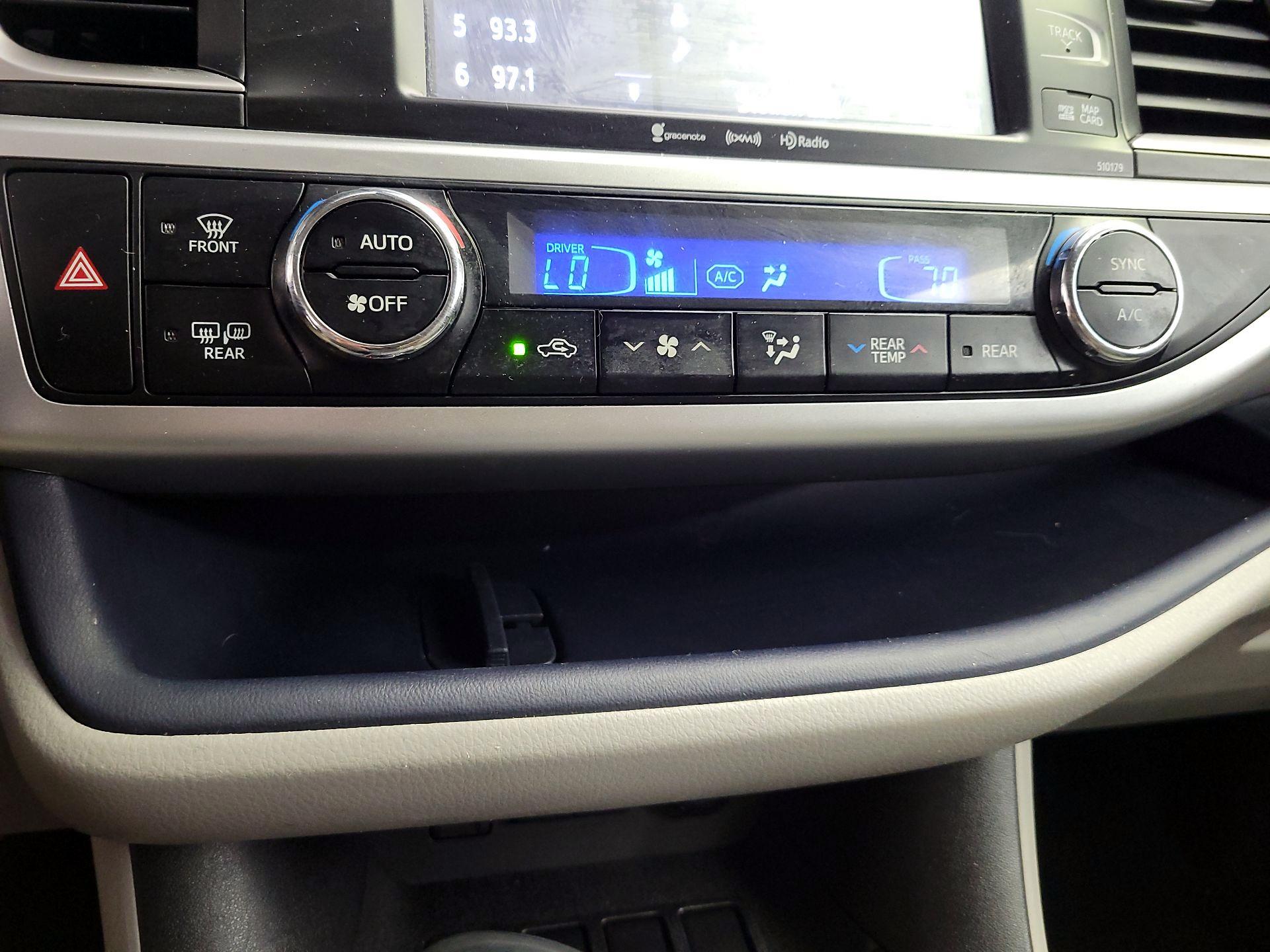 Thumbnail: 2017 Toyota Highlander - 17