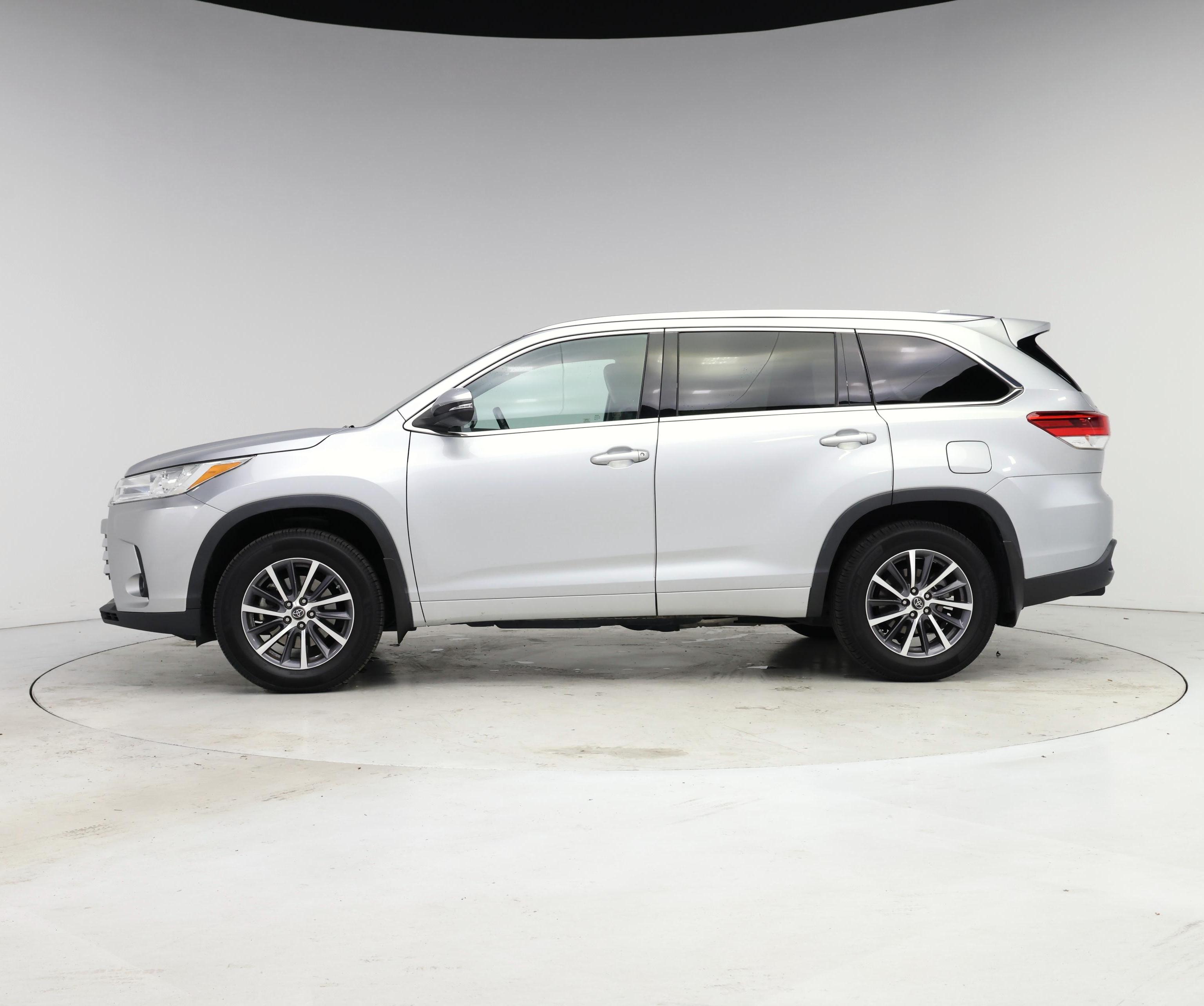 Thumbnail: 2017 Toyota Highlander - 3